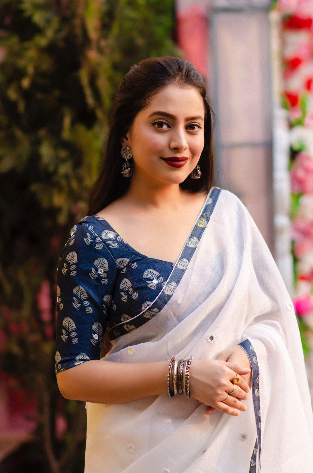 White Pure Linen Ethnic Motifs Saree with Unstitched Blouse - Hiral Fashion