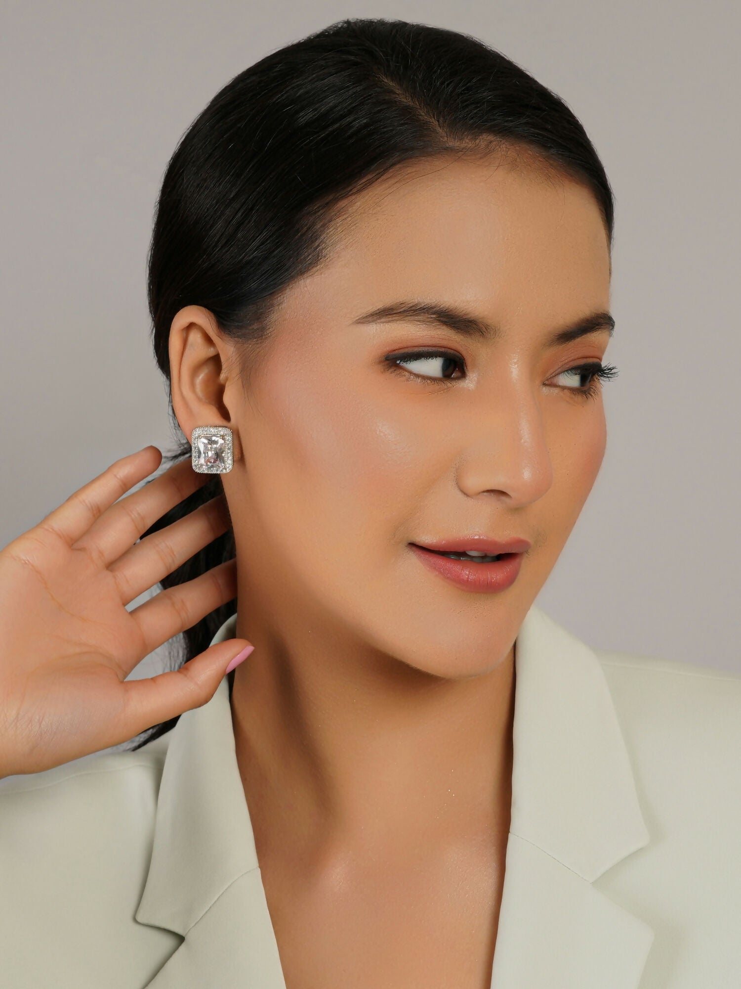 stone stud (white) - Ruby Raang