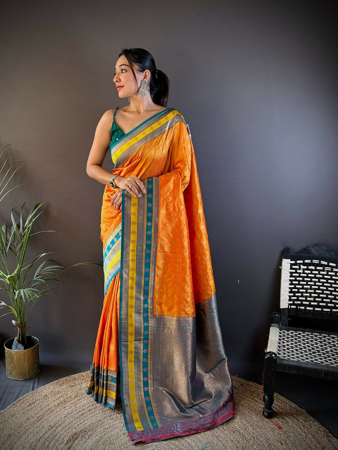 Joban Fashion Green Butti Banarasi Silk Sarees