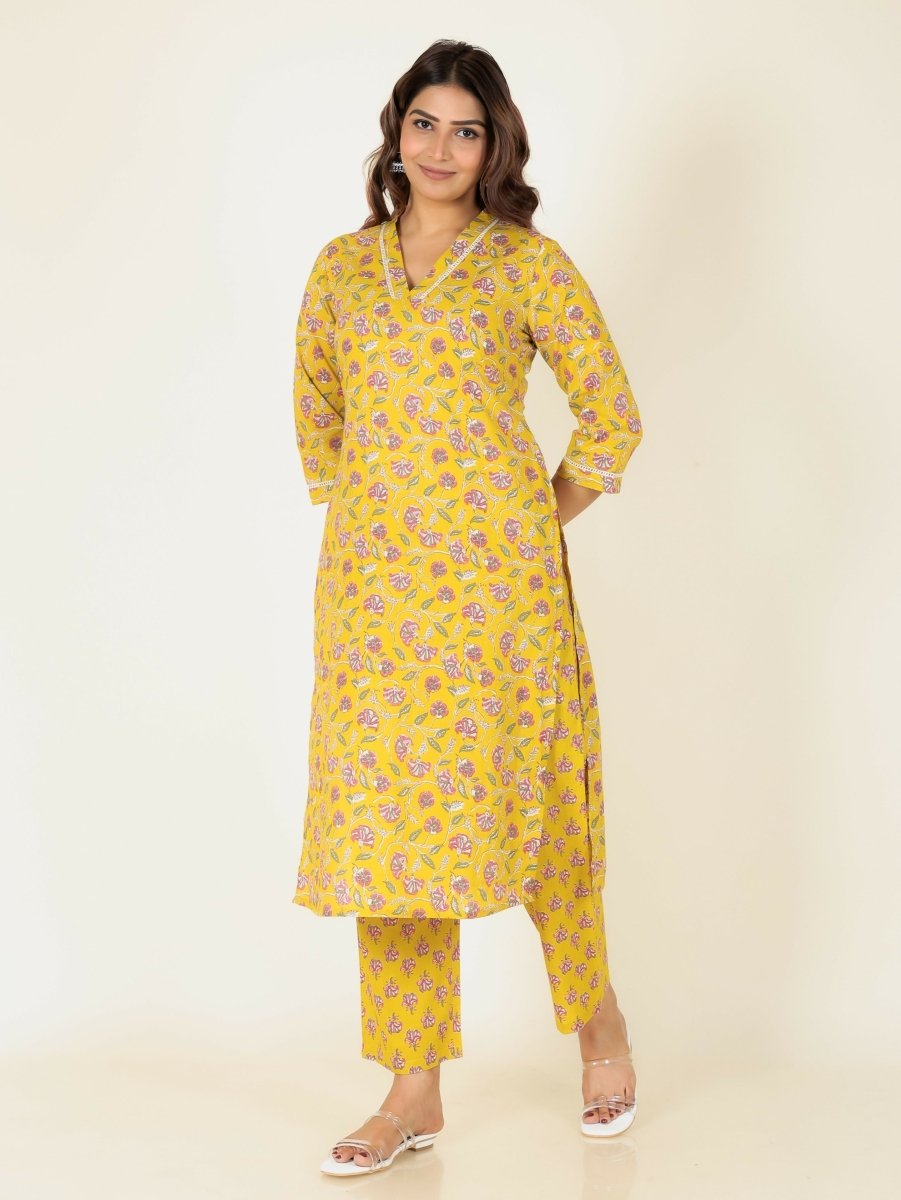 Aramya Straight Soft Cotton Floral Print Women's Kurta - Green