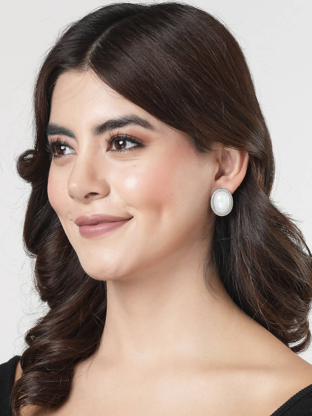 NVR Women's Silver Plated Oval Stud Earrings
