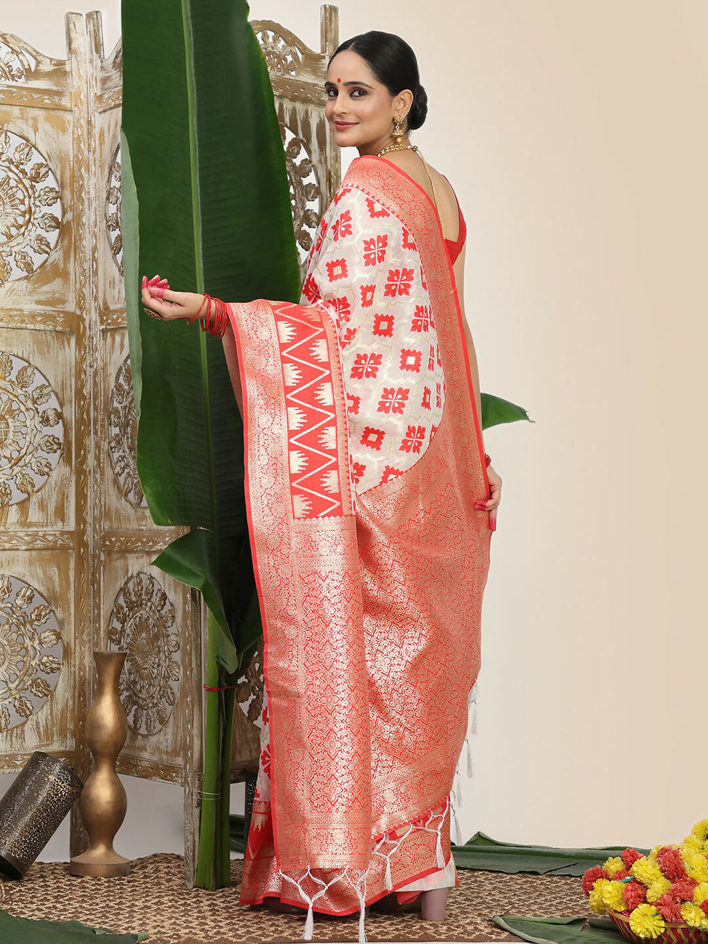 Shree Shyam Fashion Linen Cotton Red & White Saree