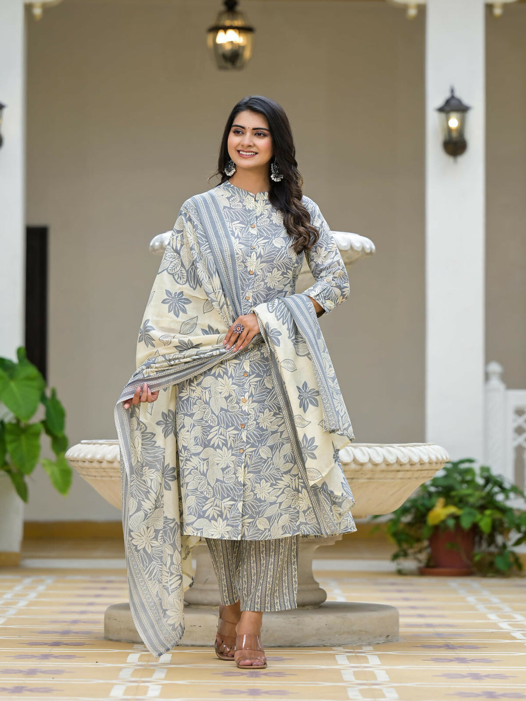Juniper Women's Grey Floral Printed Cotton Kurta Set With Buttons