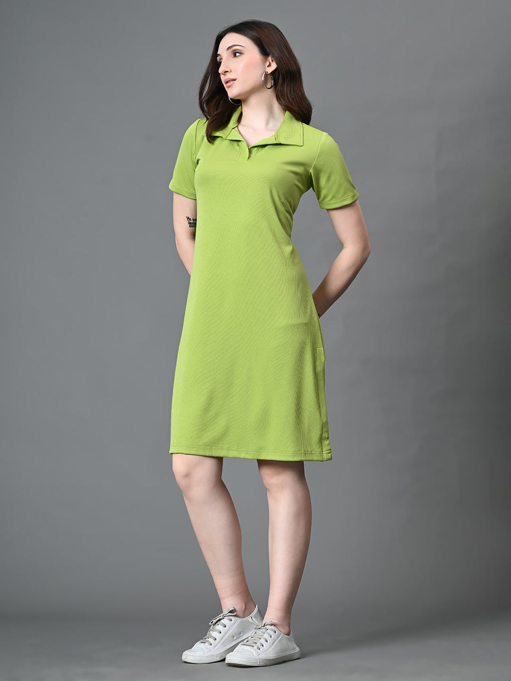 Myshka Women's Collared Neck Short Sleeves Ribbed A-Line Dress in Green Color