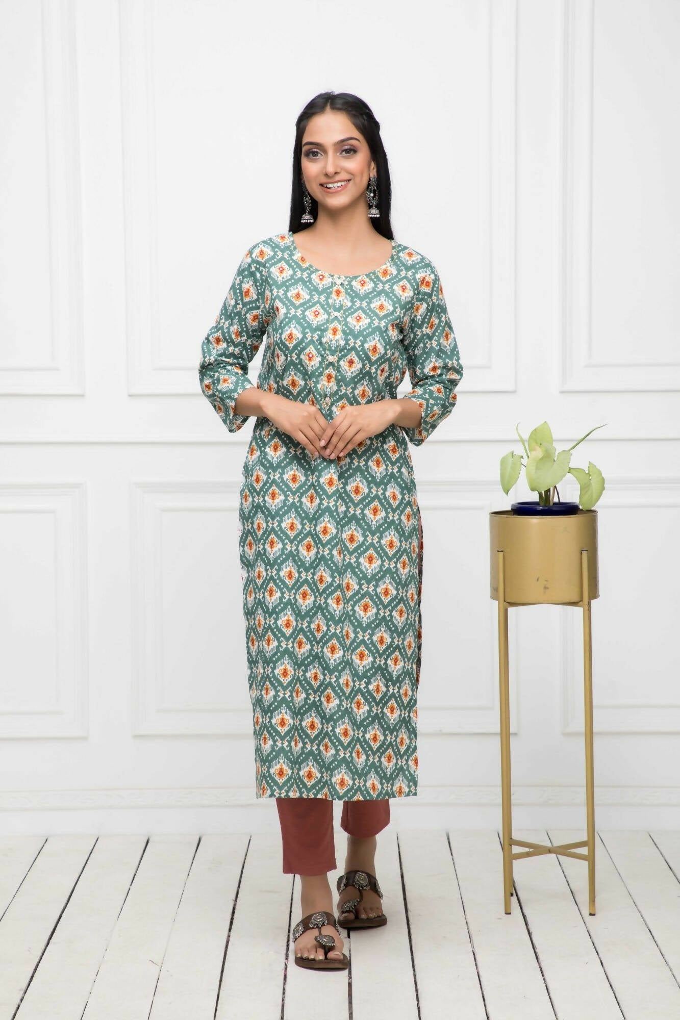 Myshka Multi Floral Cotton Straight Round Neck Women Kurtas