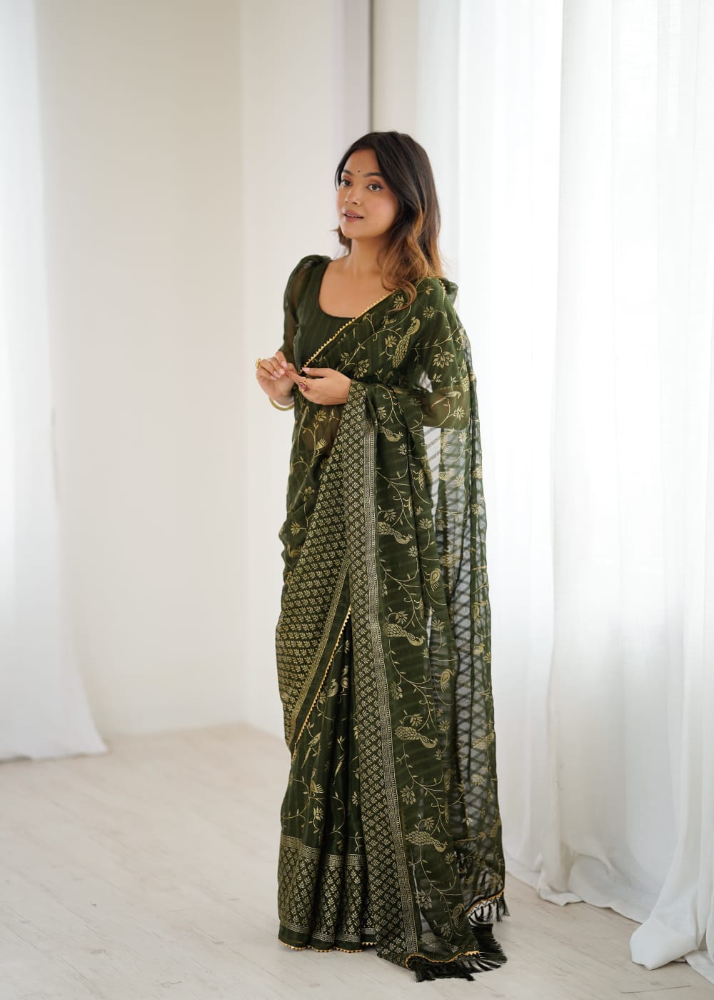 Lorenvalley Fashion Mehndi Solo Georgette Superb Finishing Foils Print & Fancy Zalar Lace in Border Saree with Blouse