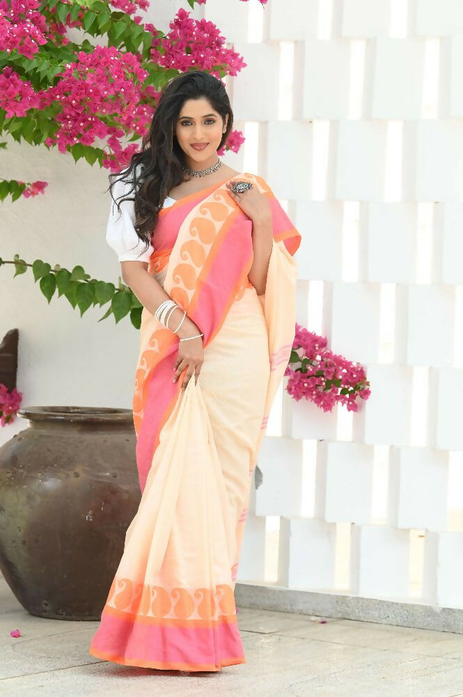 Beatitude Cream Cotton Paisley Border Tangail Handloom Saree