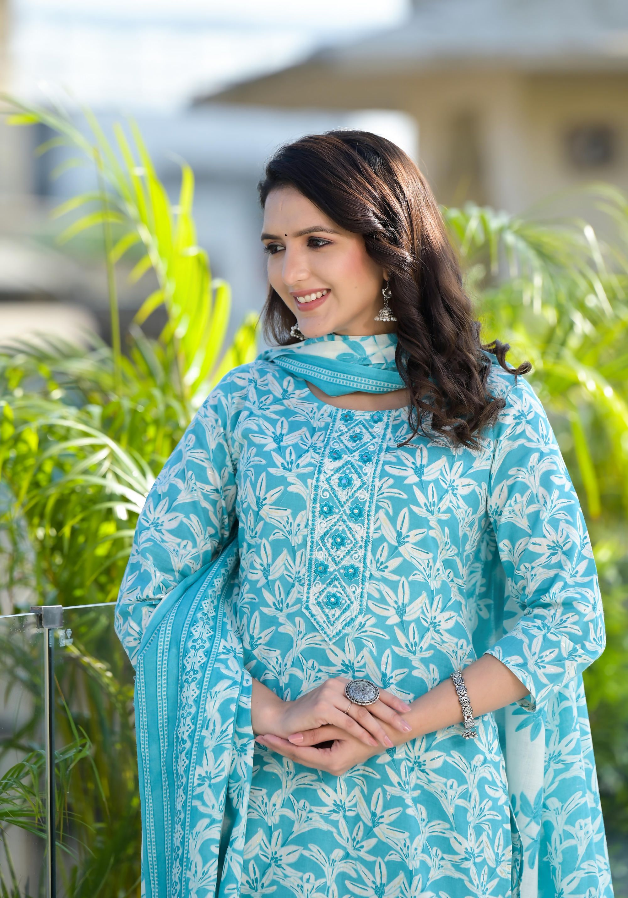 Juniper Women's Sky Blue Floral Printed Cotton Kurta Set With Thread & Mirror Work
