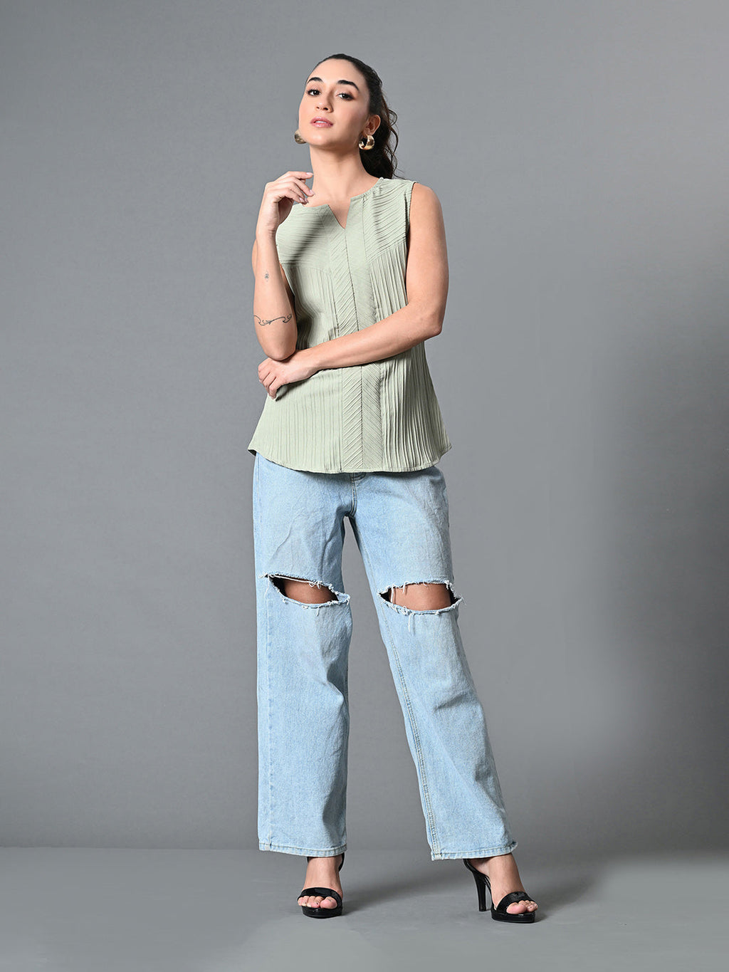 Myshka Women's Keyhole Neck Sleeveless Top in Olive Color
