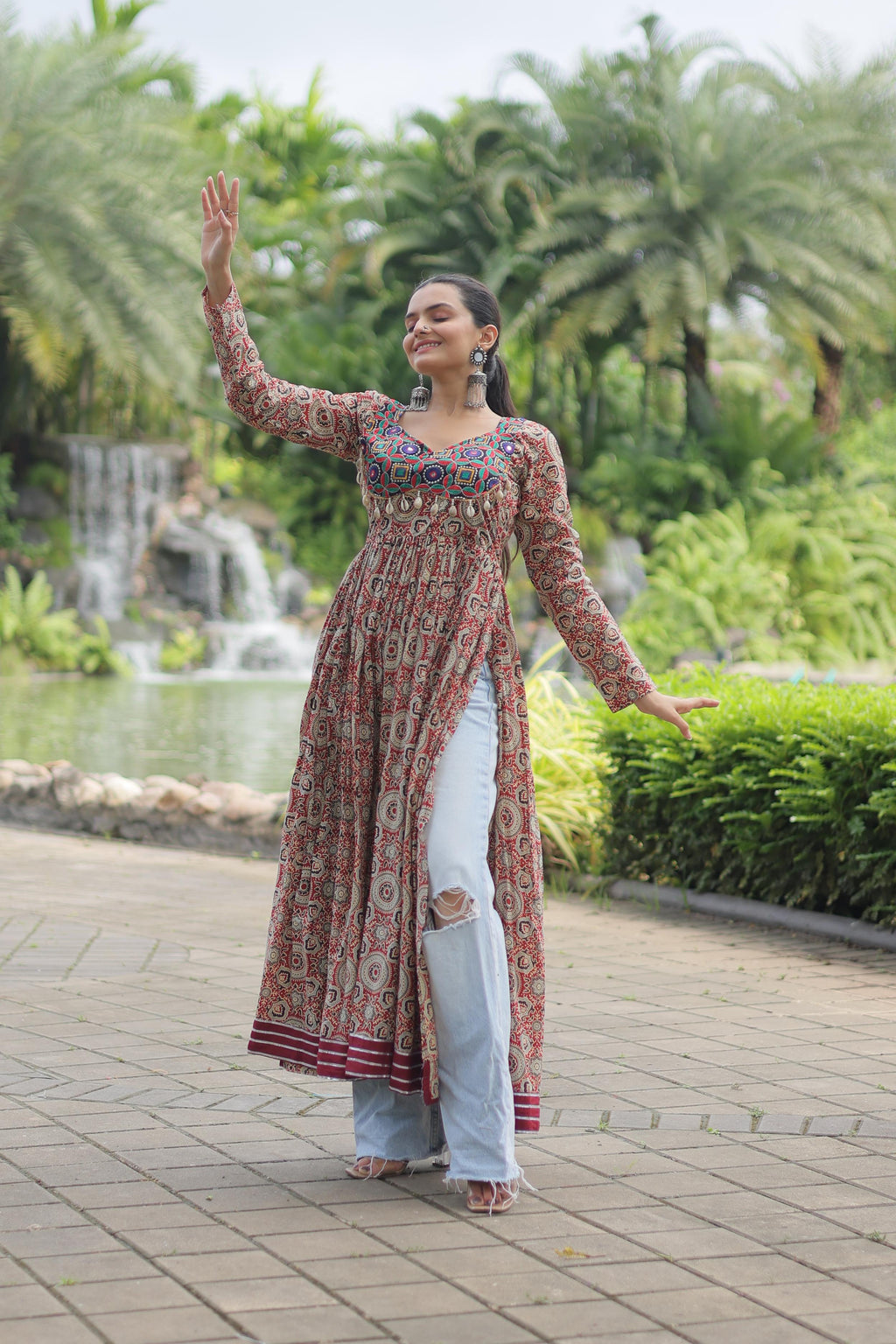 Lorenvalley Maroon Printed Cotton With Kutchi Gamthi Work And Kodi Lace Kurti