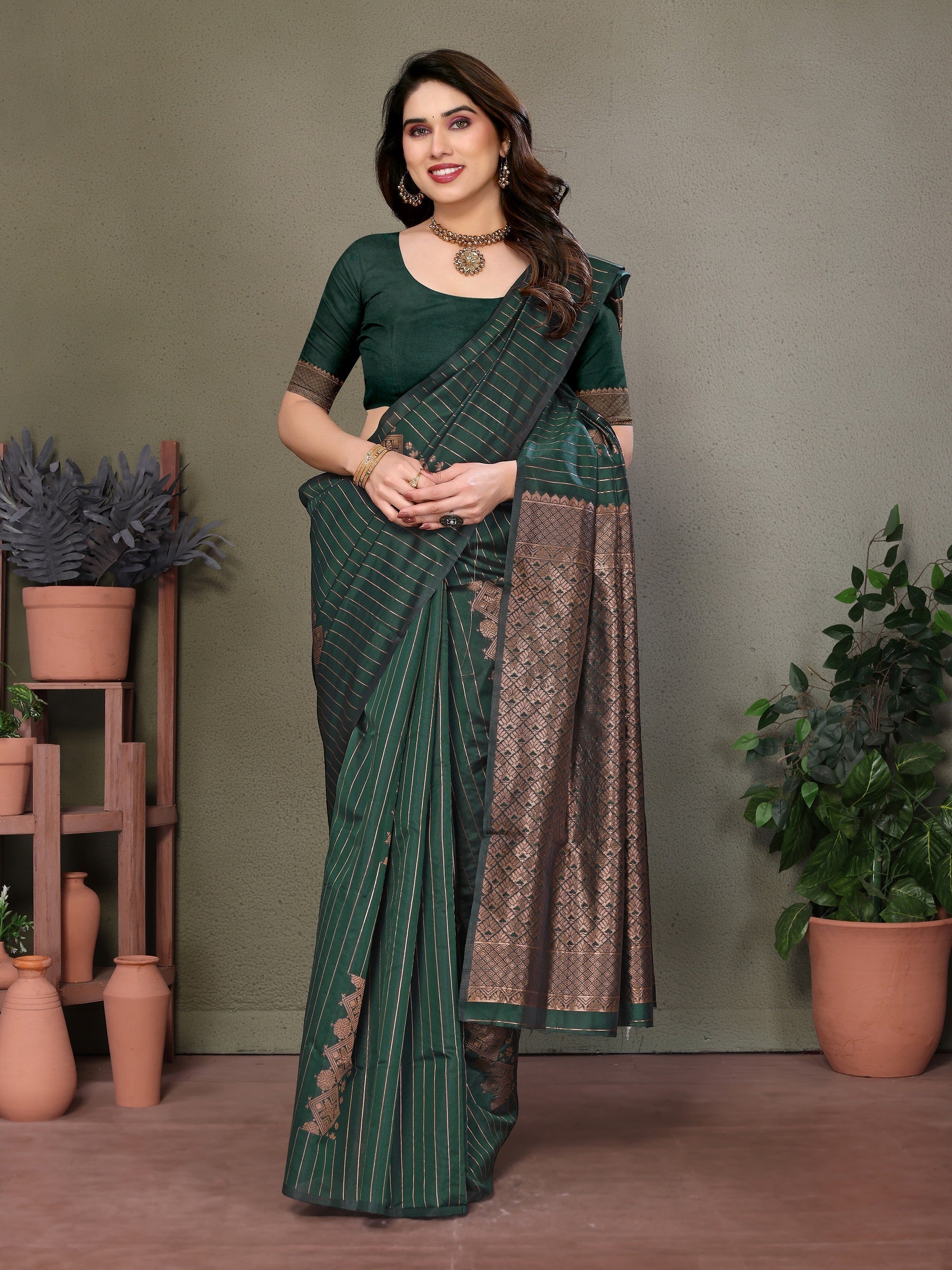 Vedant Vastram Litchi Silk Banarasi Silk Saree - Bottle Green
