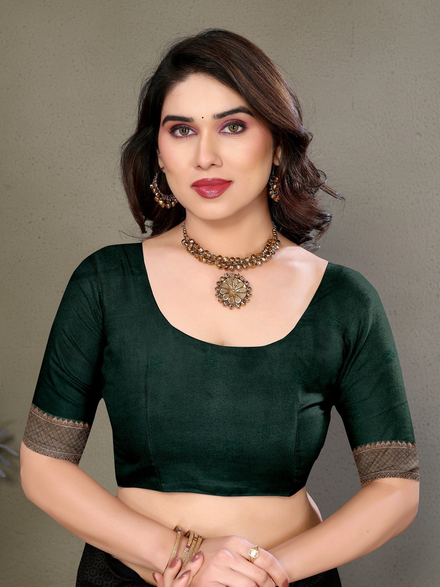 Vedant Vastram Litchi Silk Banarasi Silk Saree - Bottle Green