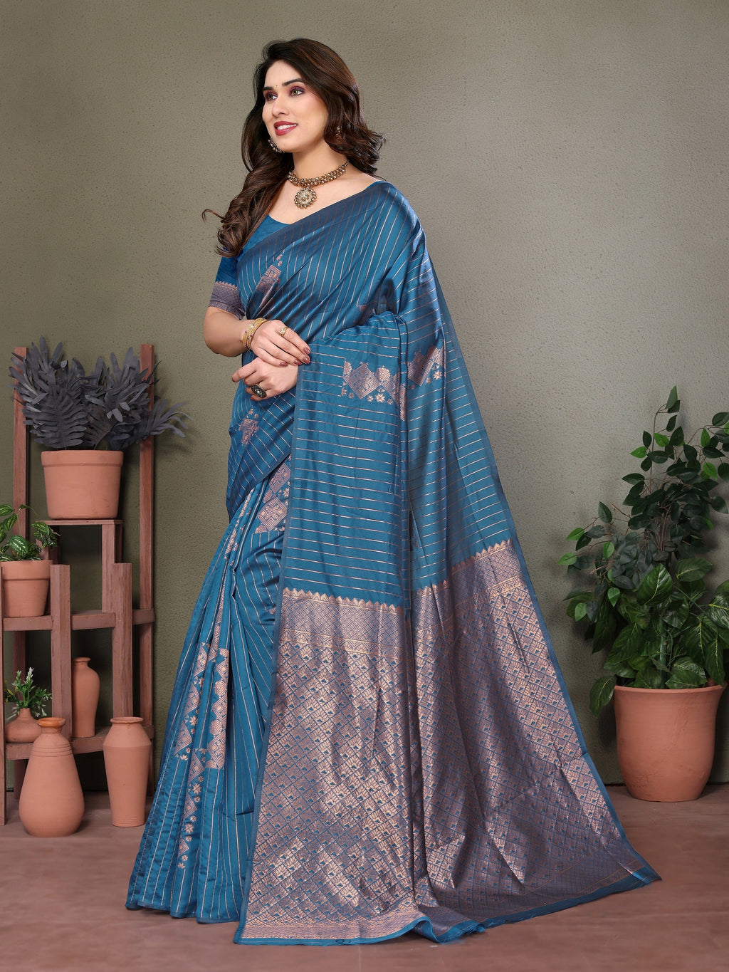 Vedant Vastram Litchi Silk Banarasi Silk Saree - Rama