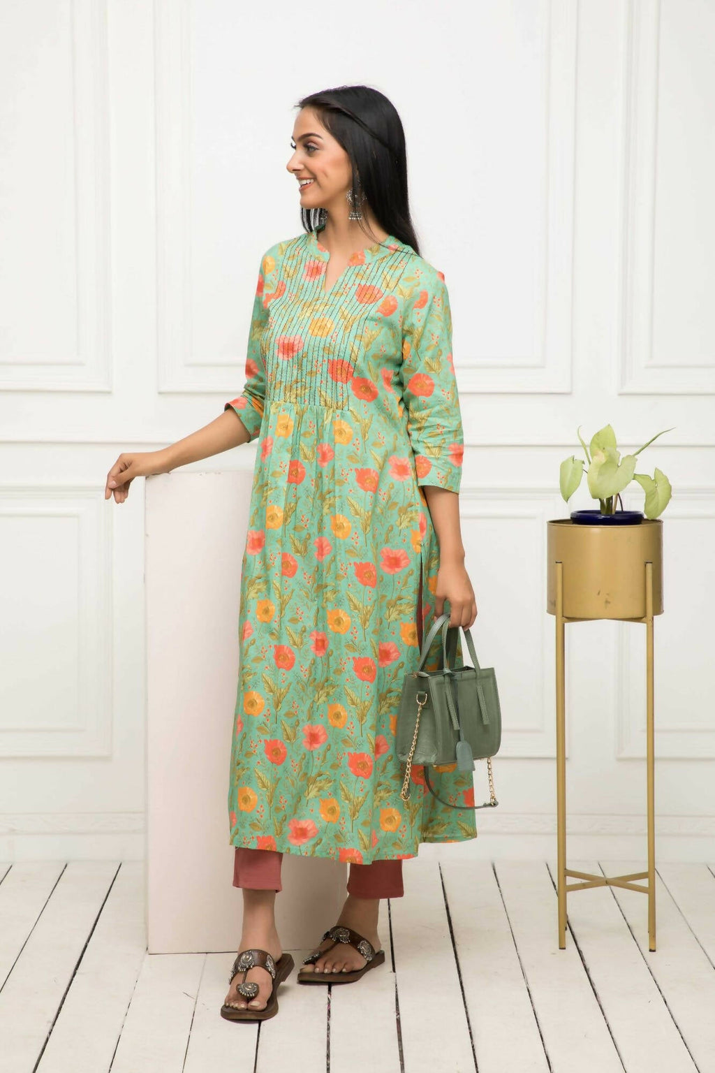 Myshka Women Green Floral Rayon A-Line Round Neck Kurtas