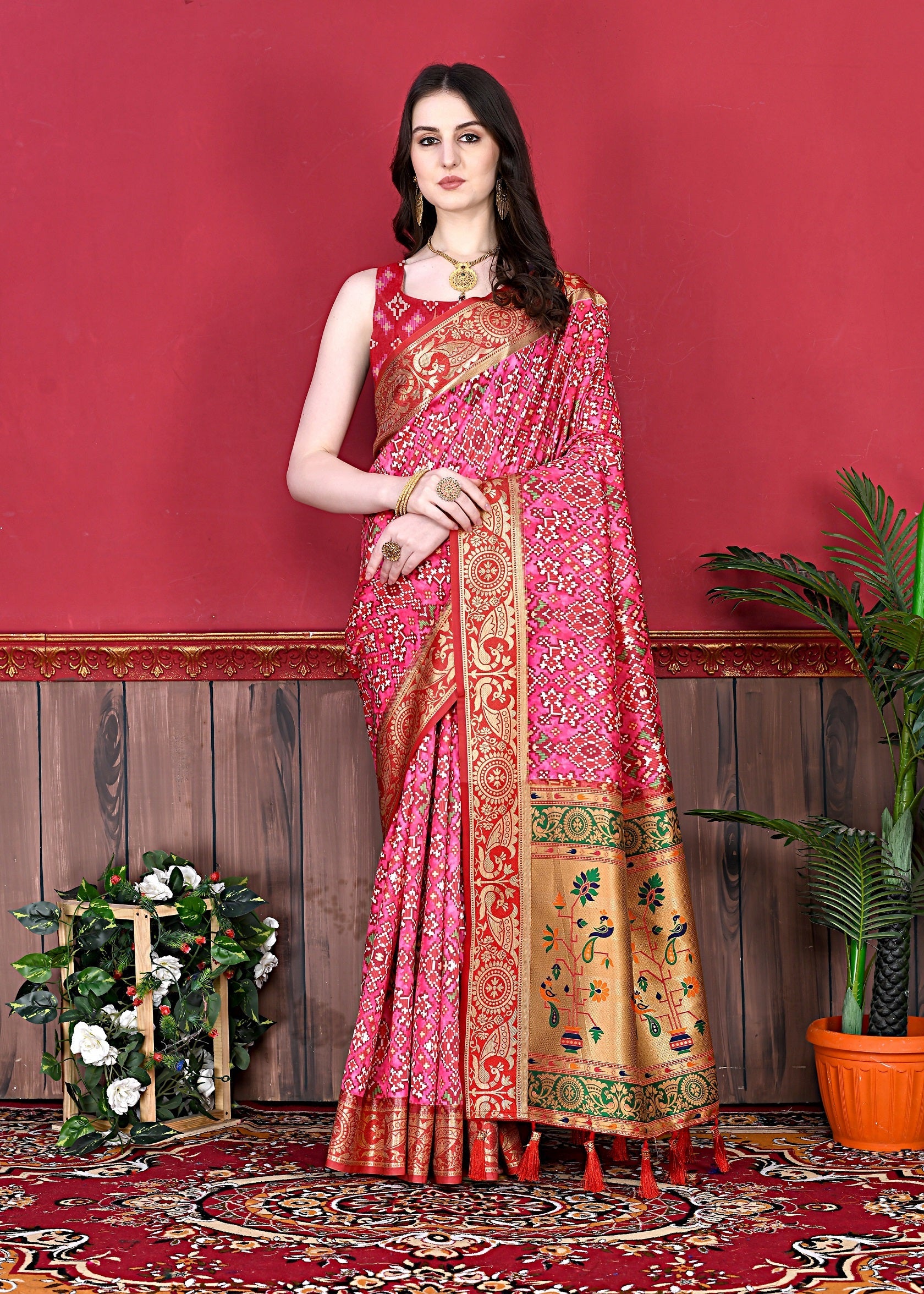 Vedant Vastram Pink Color Kanjeevaram Silk Saree - Pink