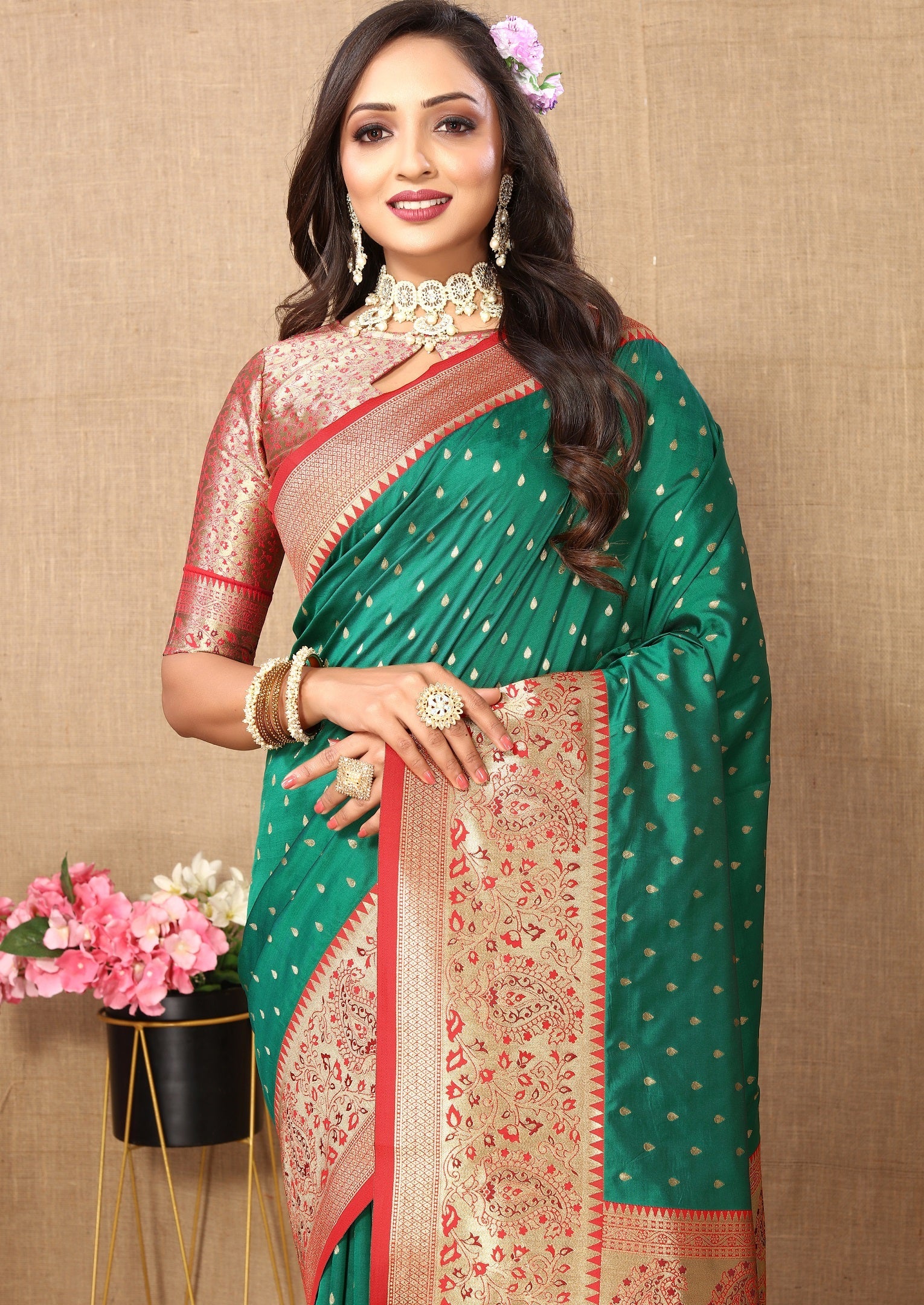 Vedant Vastram Green Color Kanjeevaram Silk Saree - Green