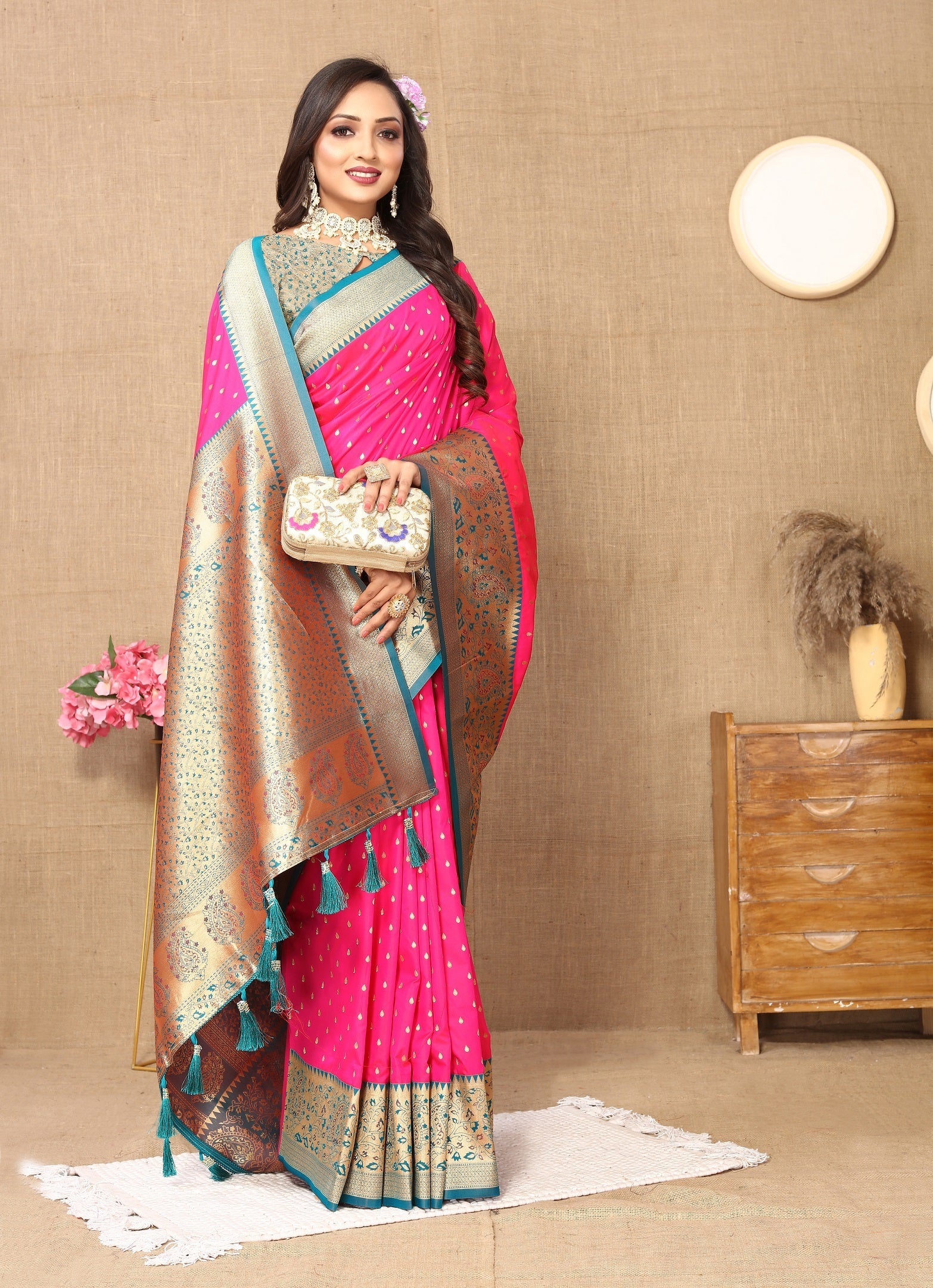 Vedant Vastram Pink Color Kanjeevaram Silk Saree - Pink