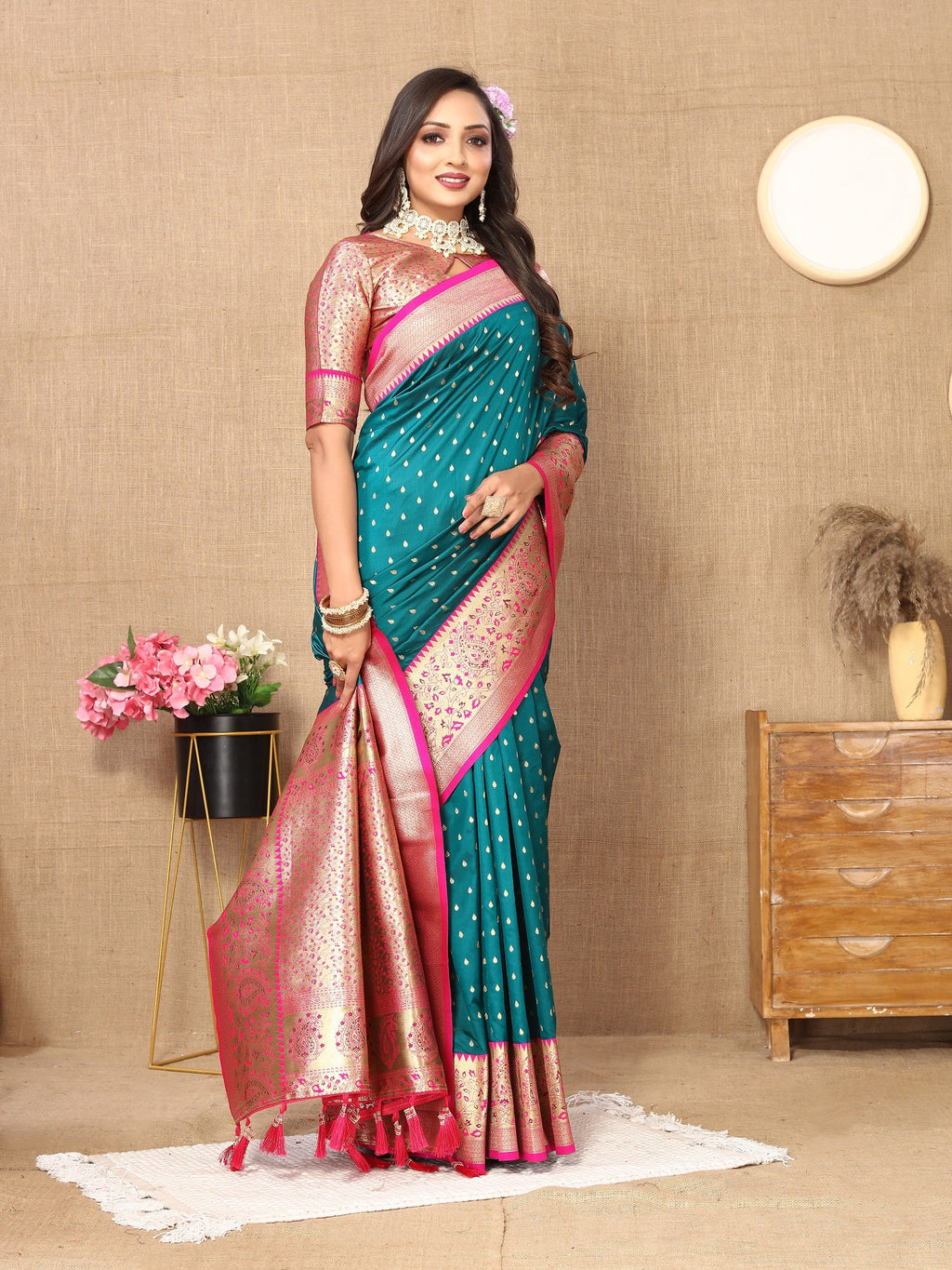 Vedant Vastram Rama Color Kanjeevaram Silk Saree - Rama