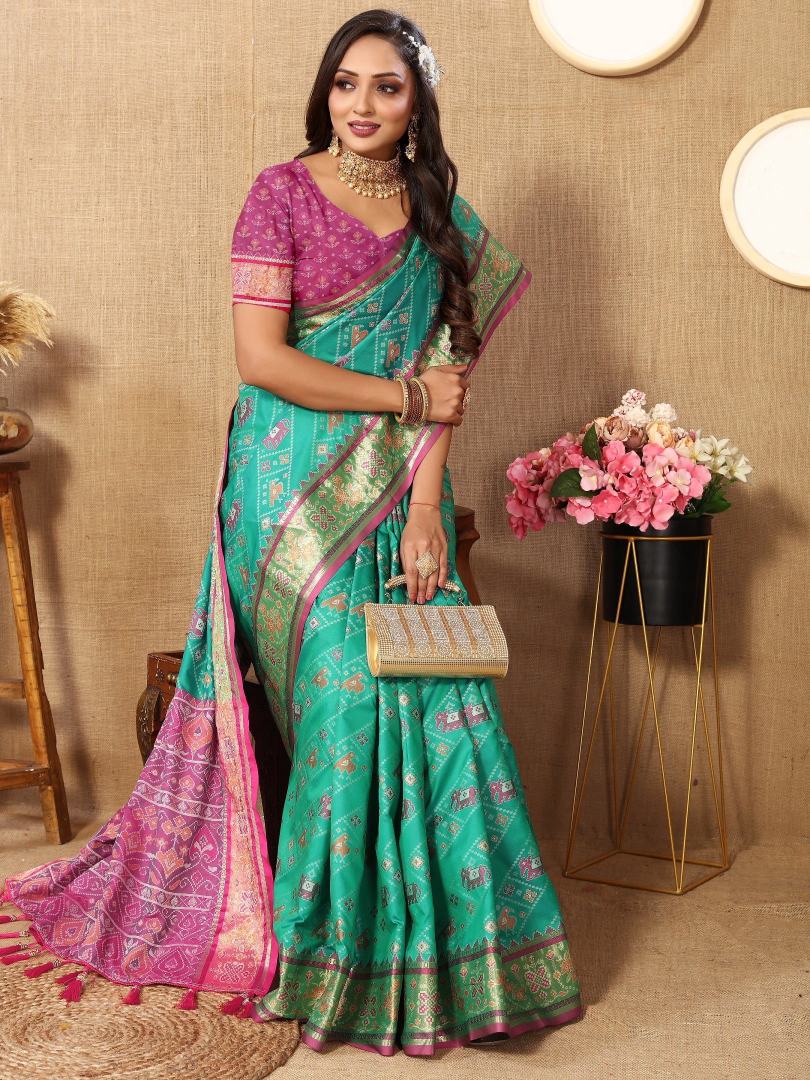 Vedant Vastram See Green Color Kanjeevaram Patola Silk Saree - See Green