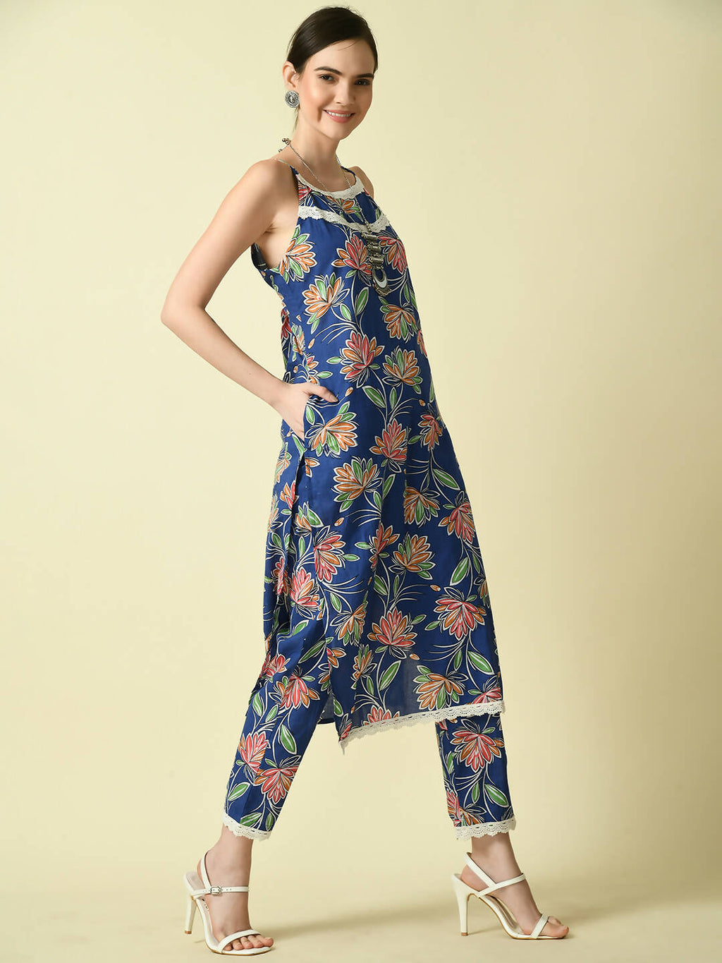 Myshka Women's Blue Printed Kurta With Trouser