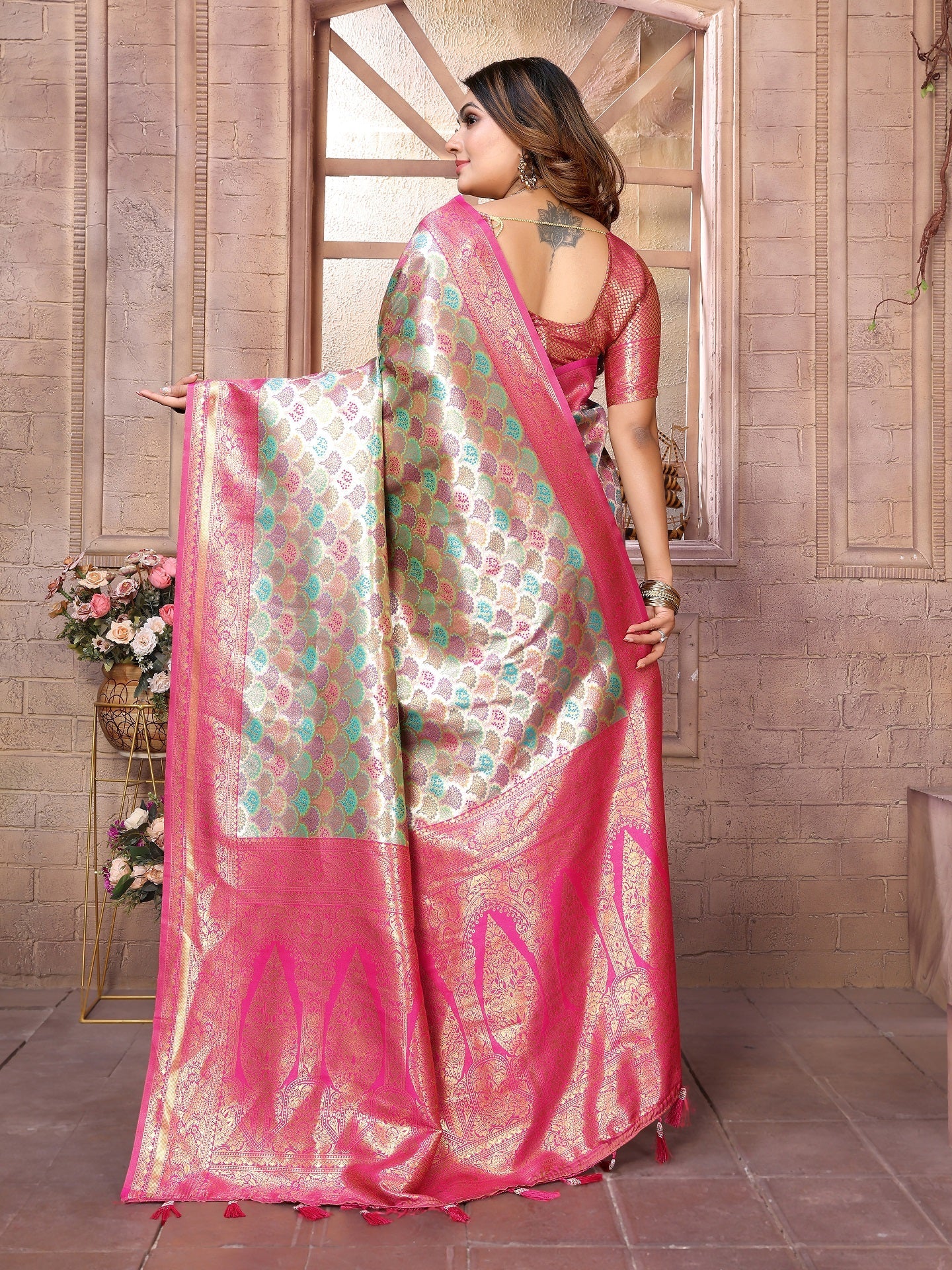 Vedant Vastram Soft Litchi Silk Kanjeevaram Silk Saree - Parrot