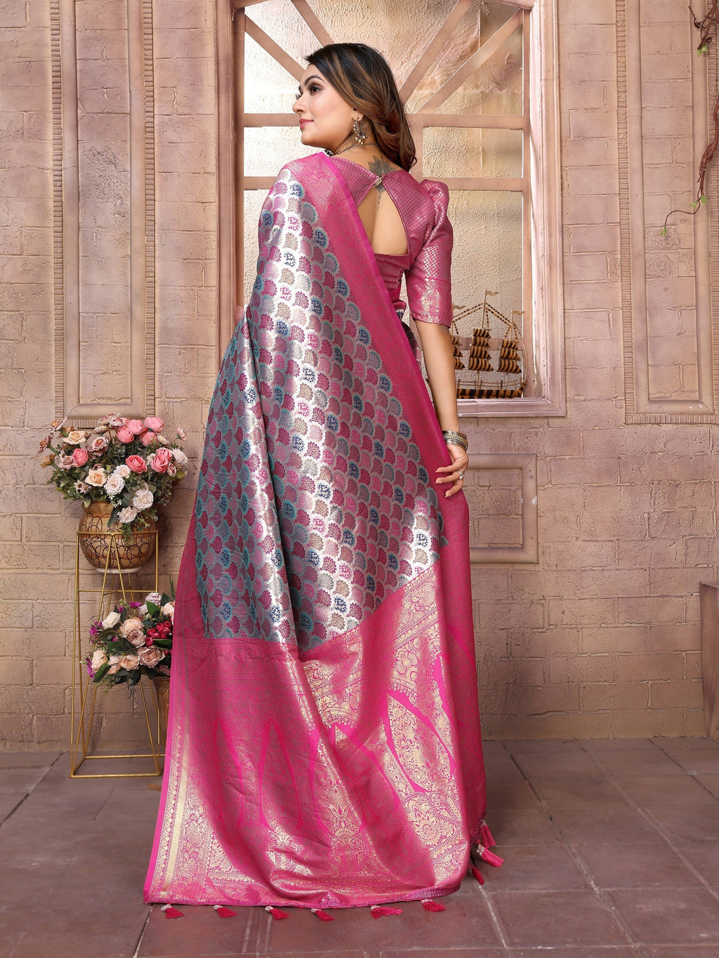 Vedant Vastram Soft Litchi Silk Kanjeevaram Silk Saree - Pink
