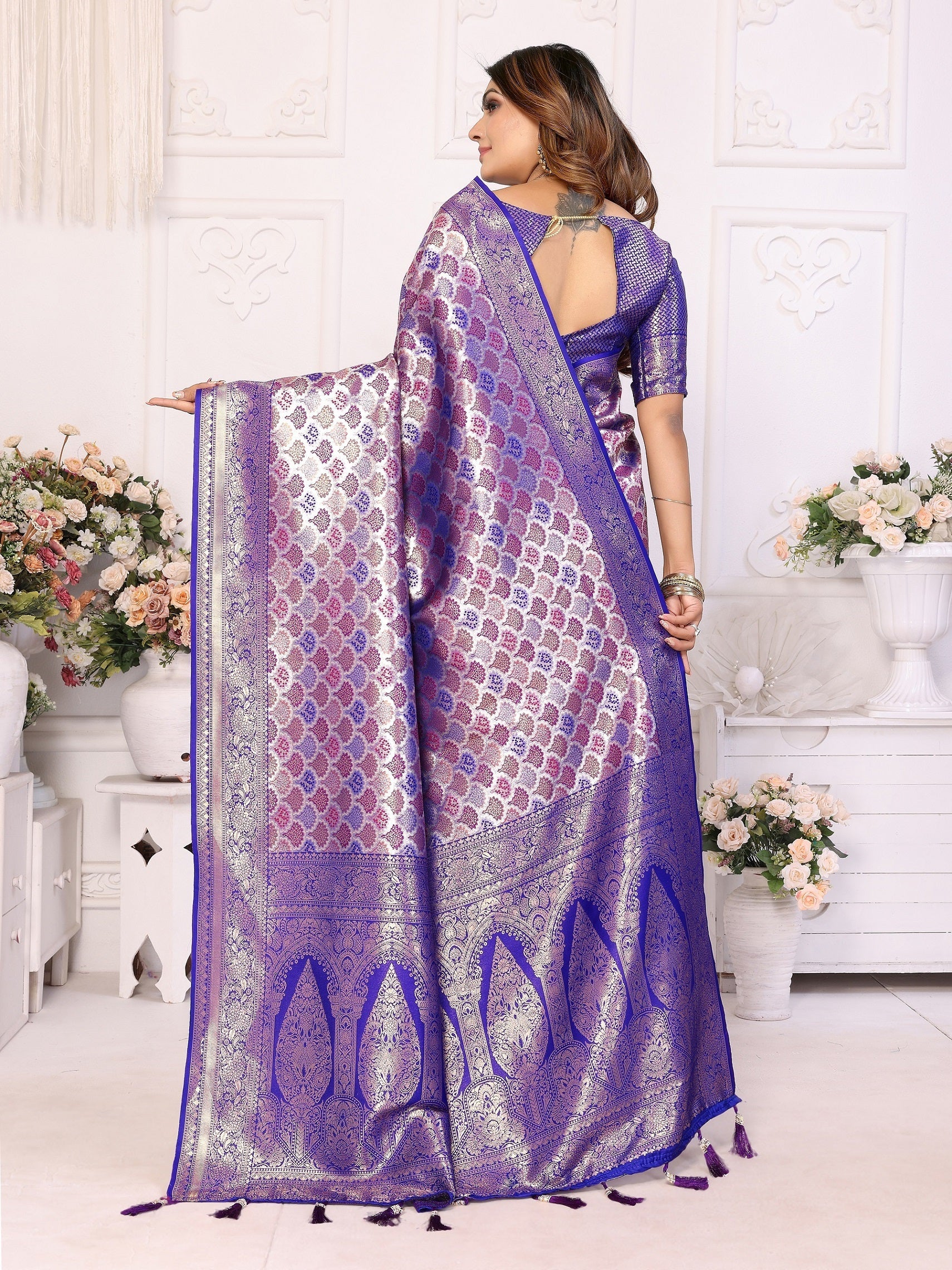 Vedant Vastram Soft Litchi Silk Kanjeevaram Silk Saree - Royal Blue