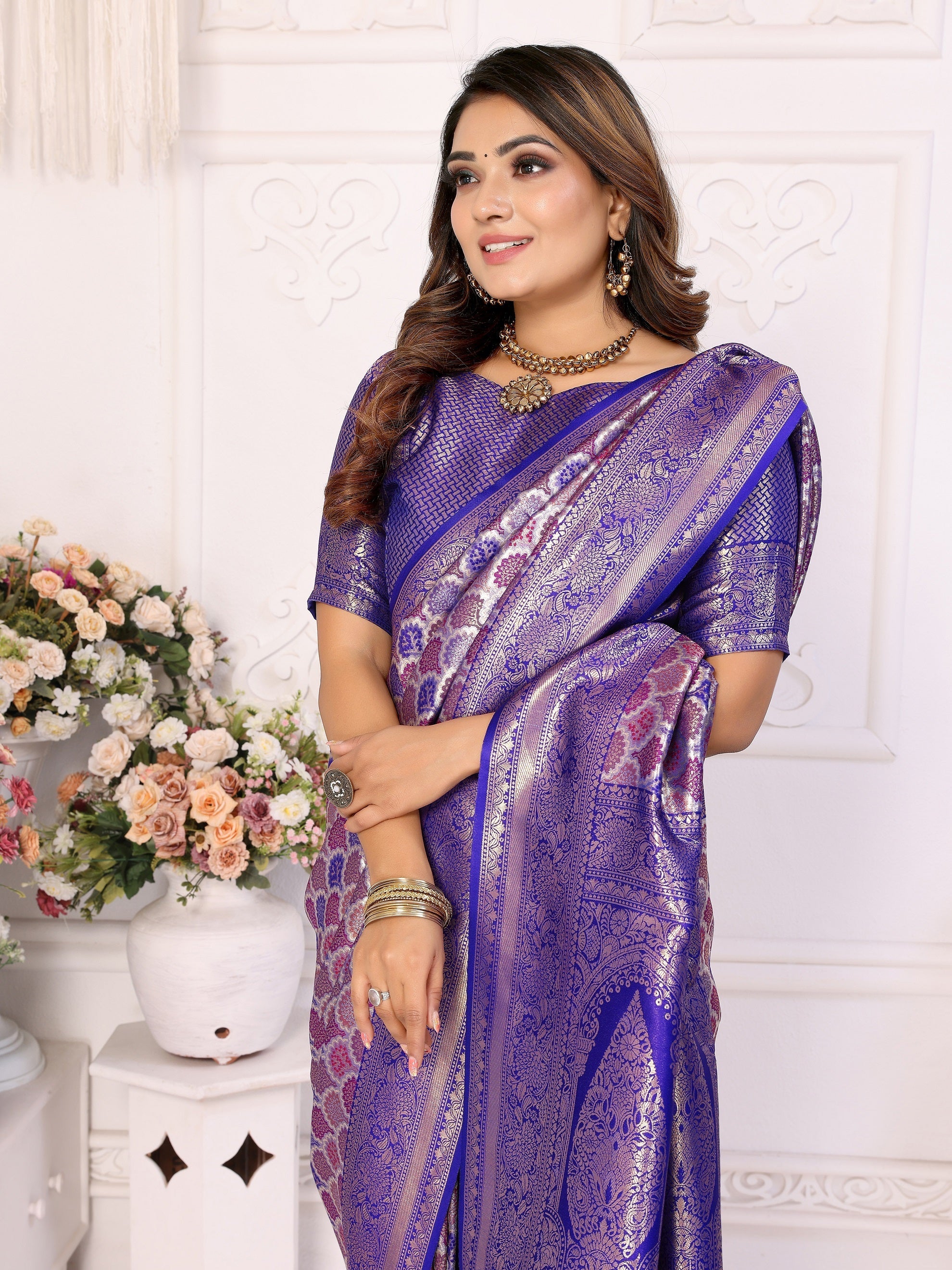 Vedant Vastram Soft Litchi Silk Kanjeevaram Silk Saree - Royal Blue