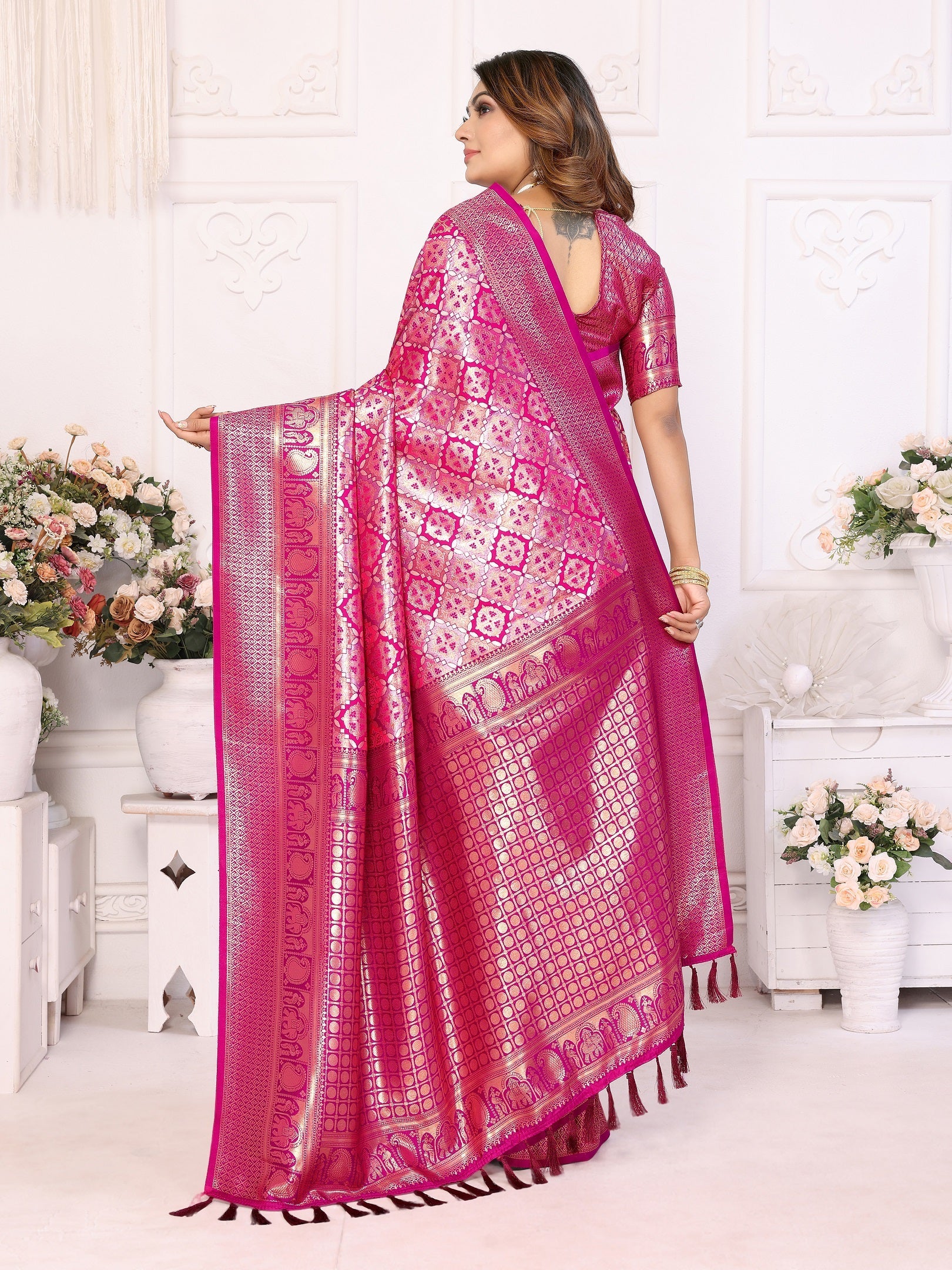 Vedant Vastram Soft Litchi Silk Kanjeevaram Silk Saree - Rani