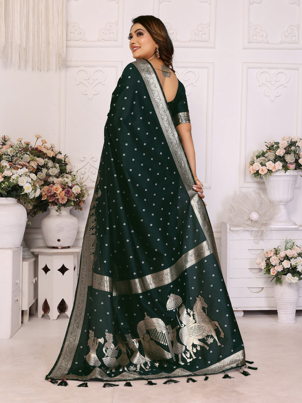 Vedant Vastram Soft Litchi Silk Banarasi Silk Saree - Green