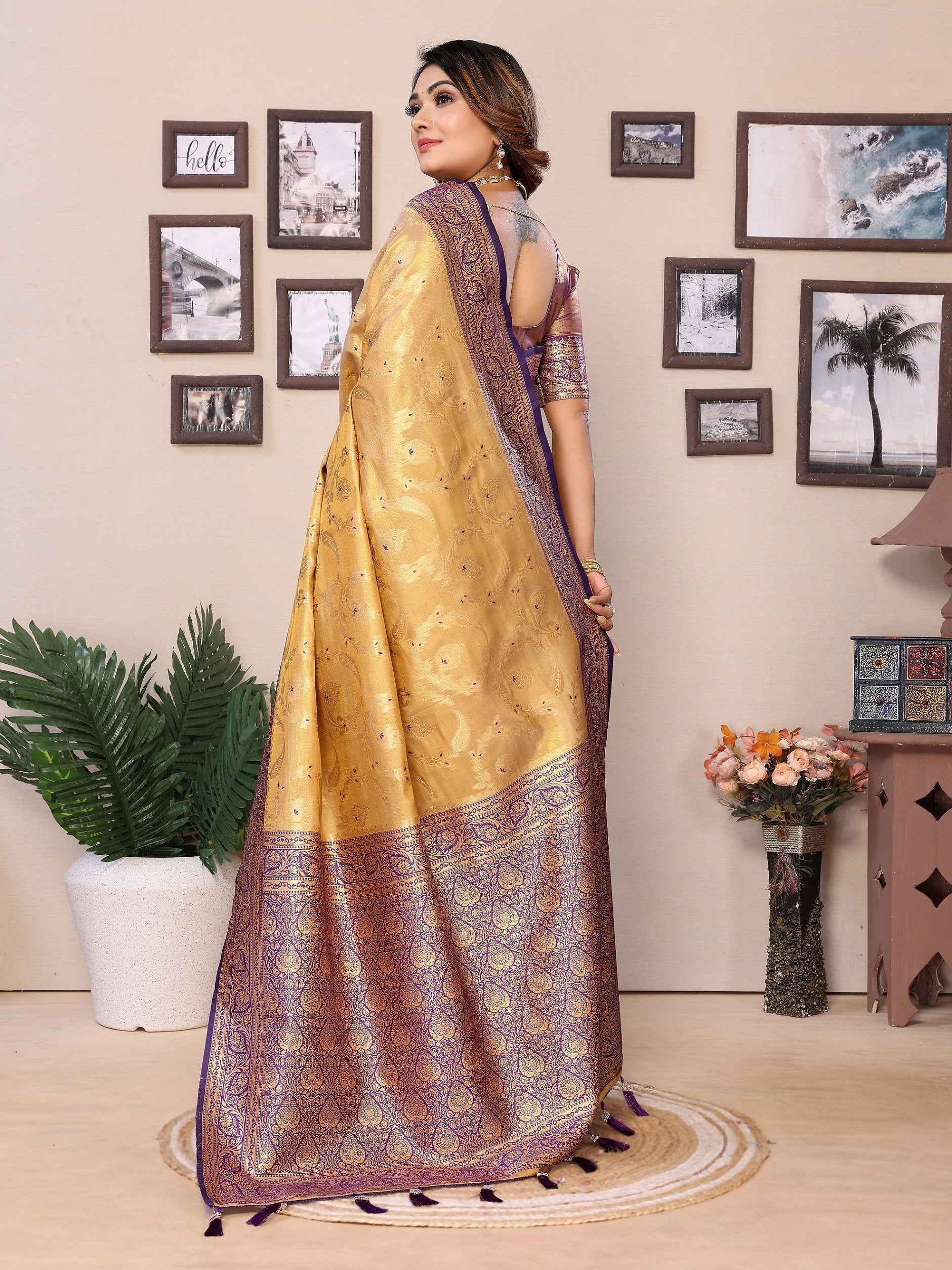 Vedant Vastram Tissue Silk Kanjeevaram Silk Saree - Gold