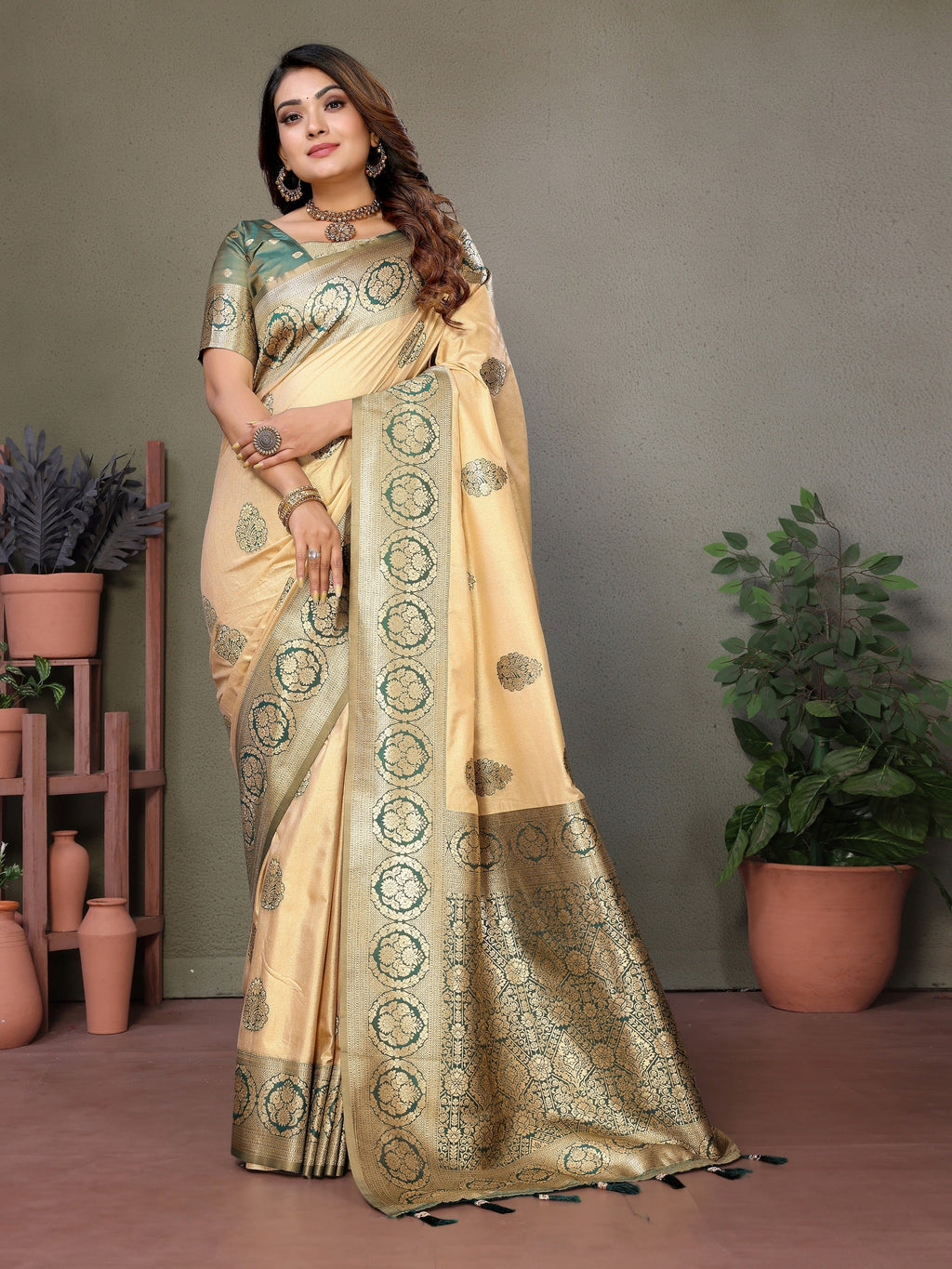 Vedant Vastram Viscose Silk Kanjeevaram Silk Saree - Green