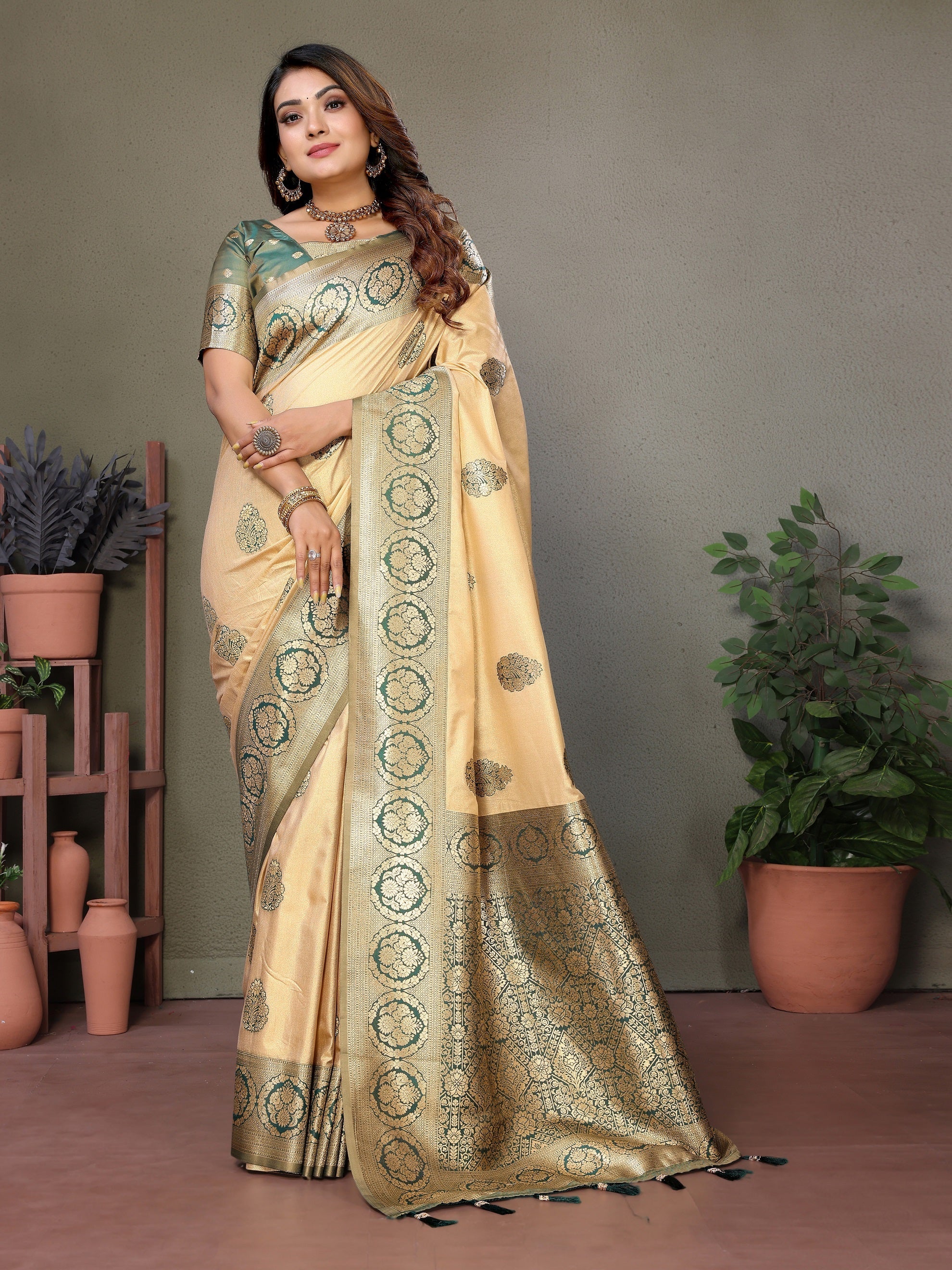 Vedant Vastram Viscose Silk Kanjeevaram Silk Saree - Green