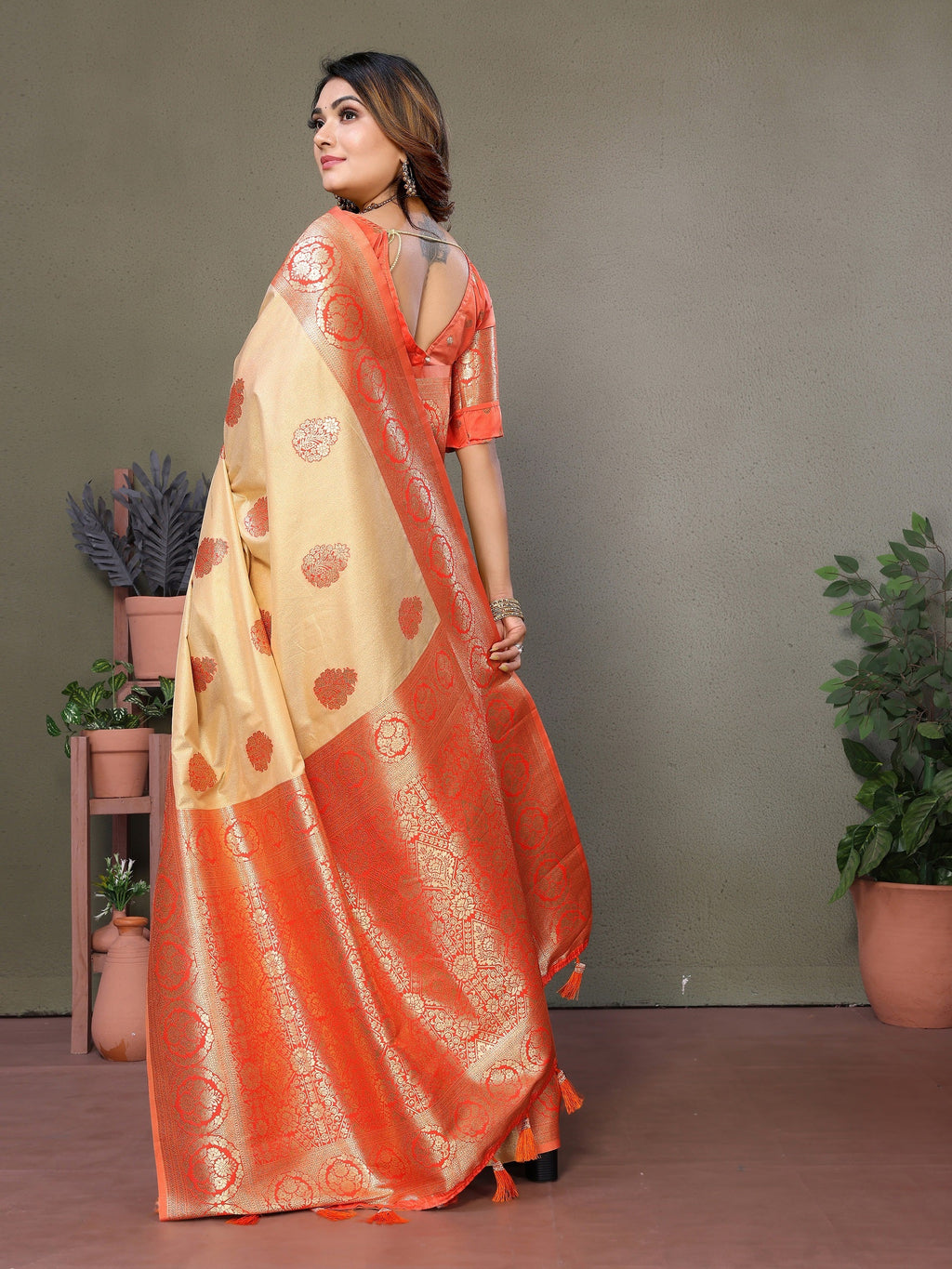 Vedant Vastram Viscose Silk Kanjeevaram Silk Saree - Orange