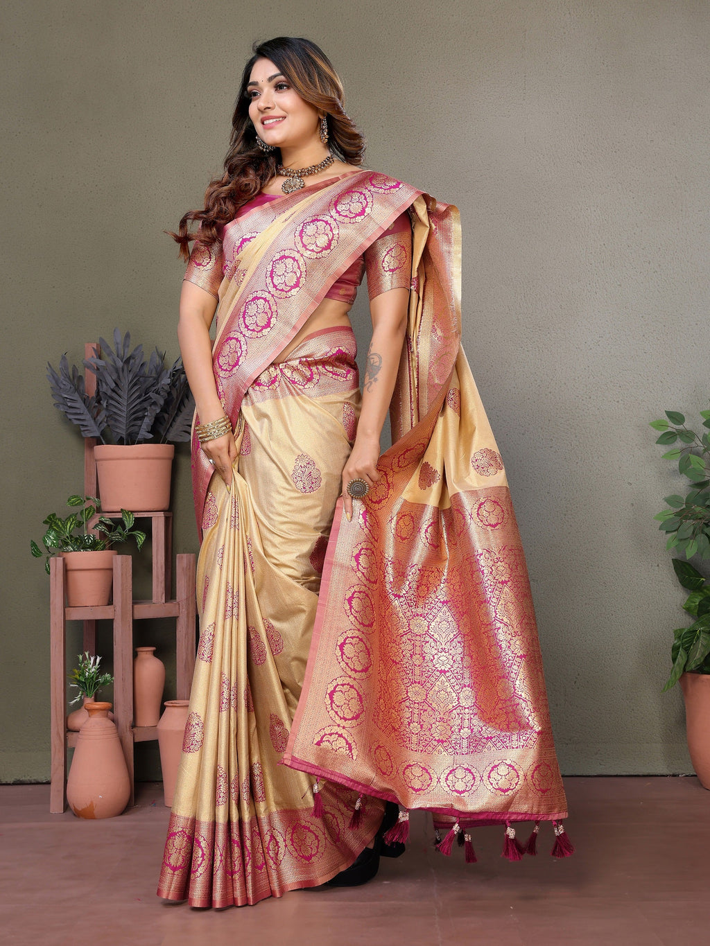 Vedant Vastram Viscose Silk Kanjeevaram Silk Saree - Pink