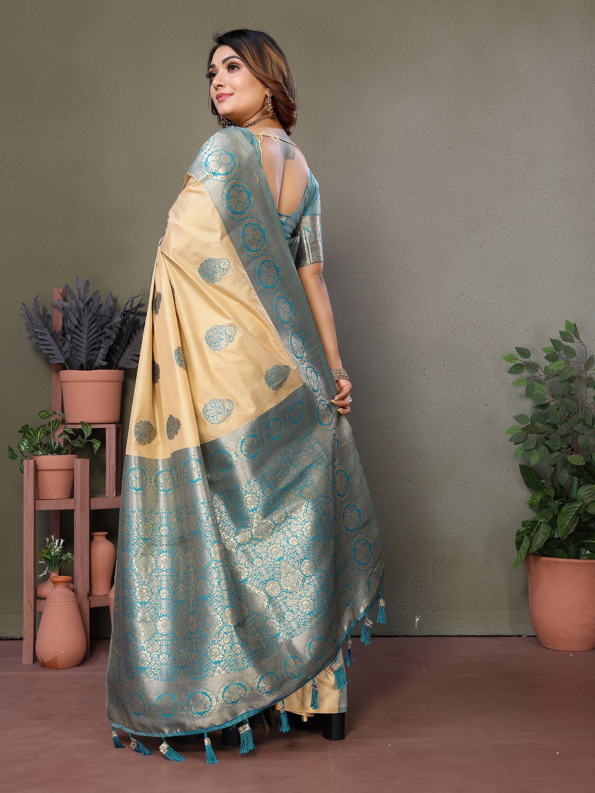 Vedant Vastram Viscose Silk Kanjeevaram Silk Saree - Rama