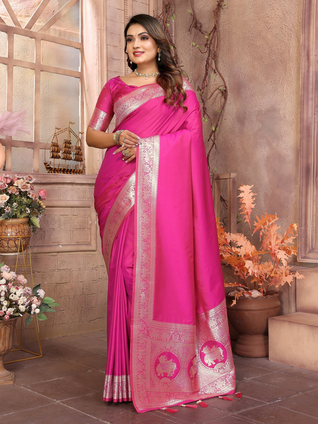 Vedant Vastram Soft Litchi Silk Banarasi Silk Saree - Magenta