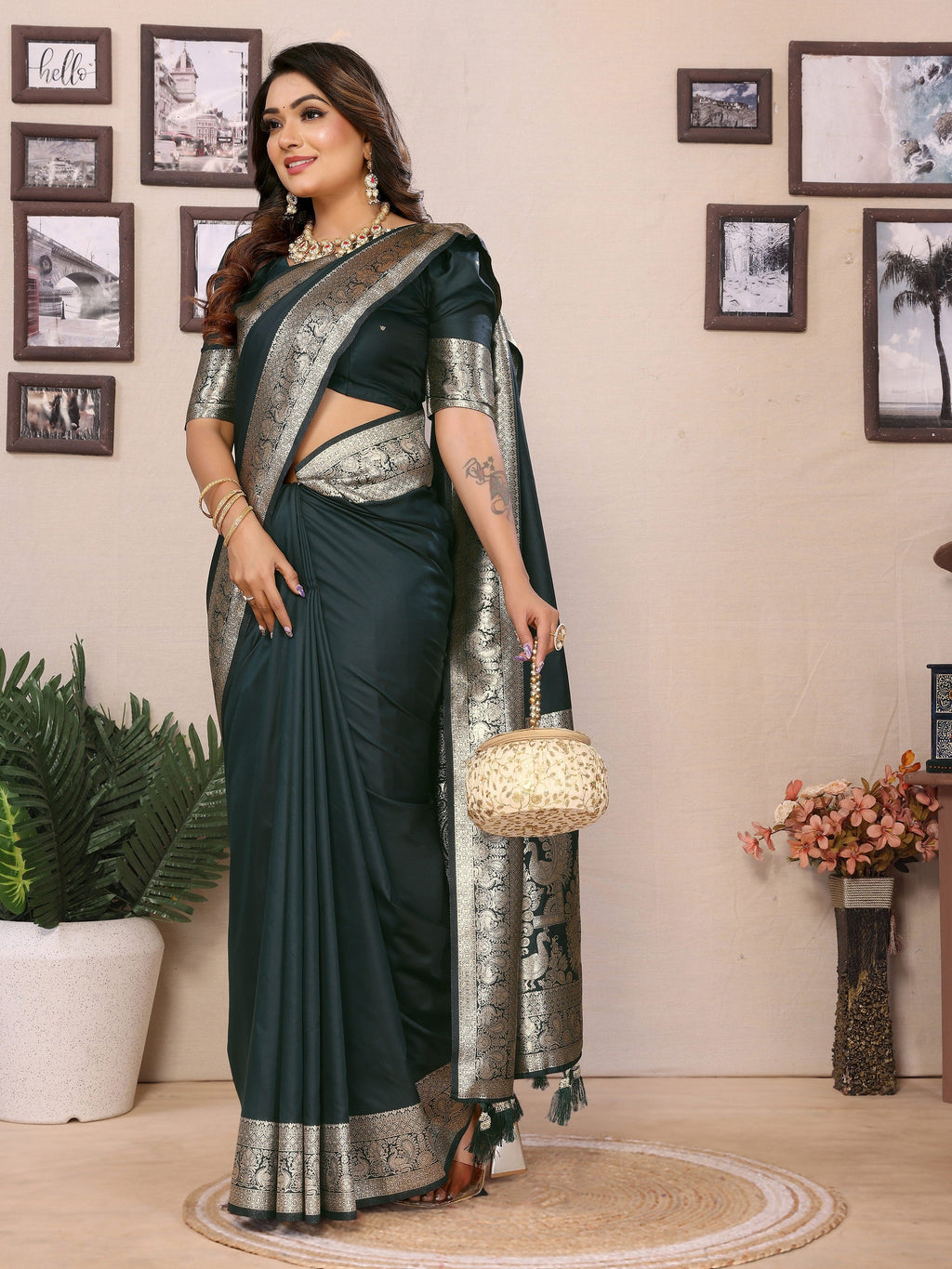 Vedant Vastram Soft Litchi Silk Banarasi Silk Saree - Green