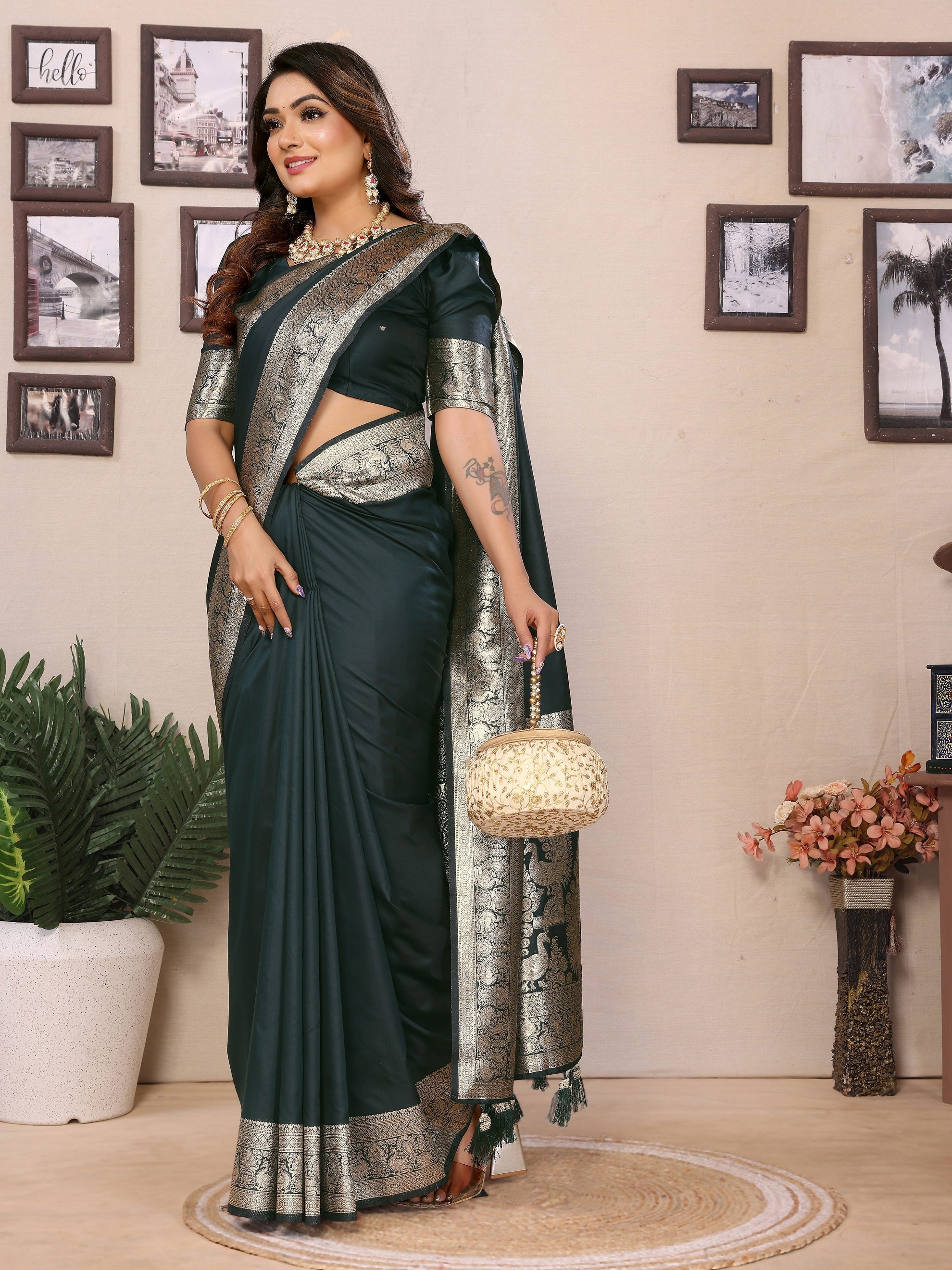 Vedant Vastram Soft Litchi Silk Banarasi Silk Saree - Green
