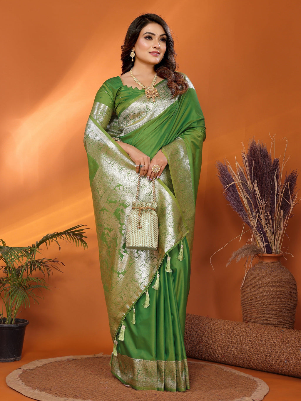 Vedant Vastram Soft Litchi Silk Banarasi Silk Saree - Mahendi