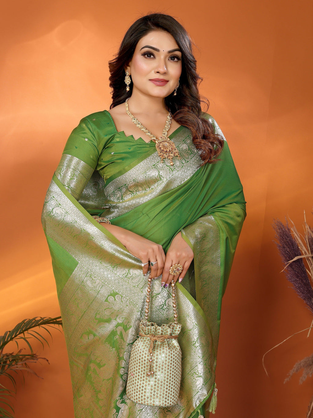 Vedant Vastram Soft Litchi Silk Banarasi Silk Saree - Mahendi