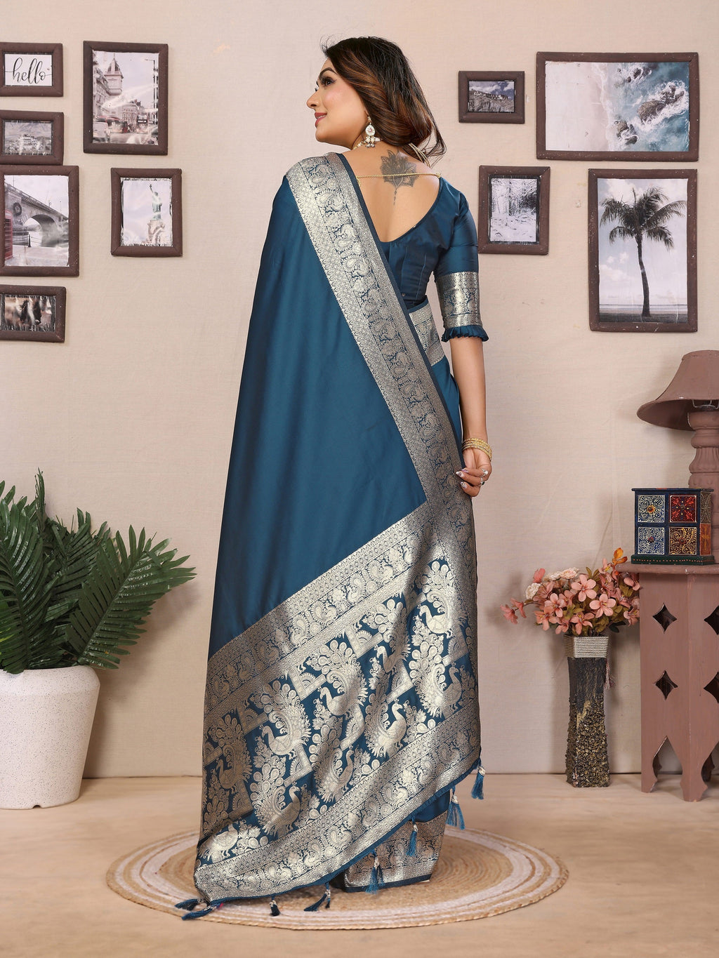Vedant Vastram Soft Litchi Silk Banarasi Silk Saree - Morpich