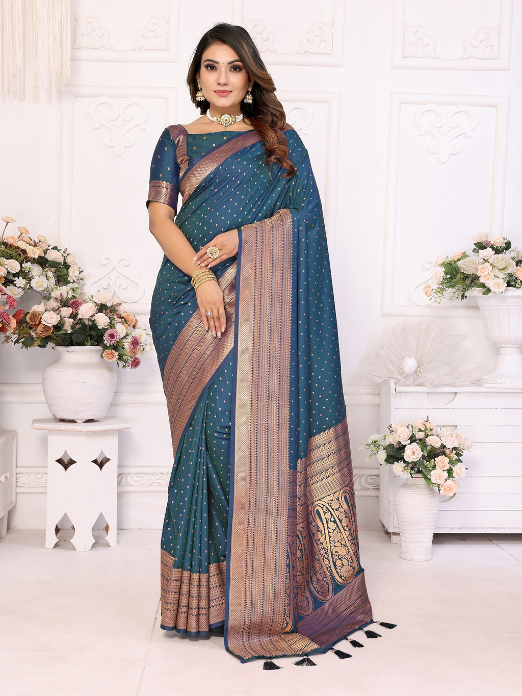 Vedant Vastram Soft Litchi Silk Banarasi Silk Saree - Navy