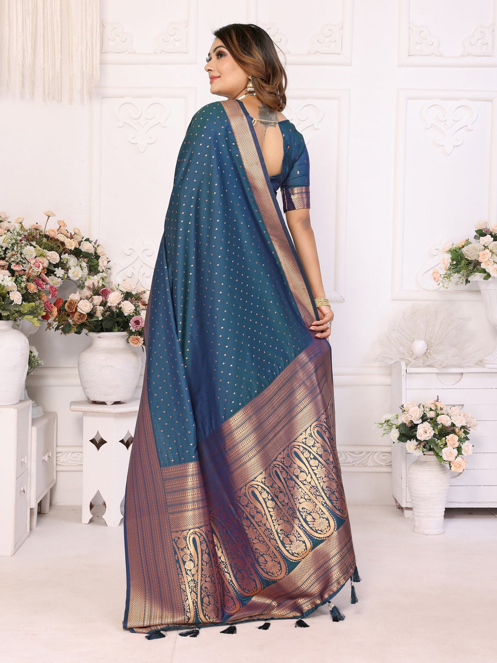Vedant Vastram Soft Litchi Silk Banarasi Silk Saree - Navy