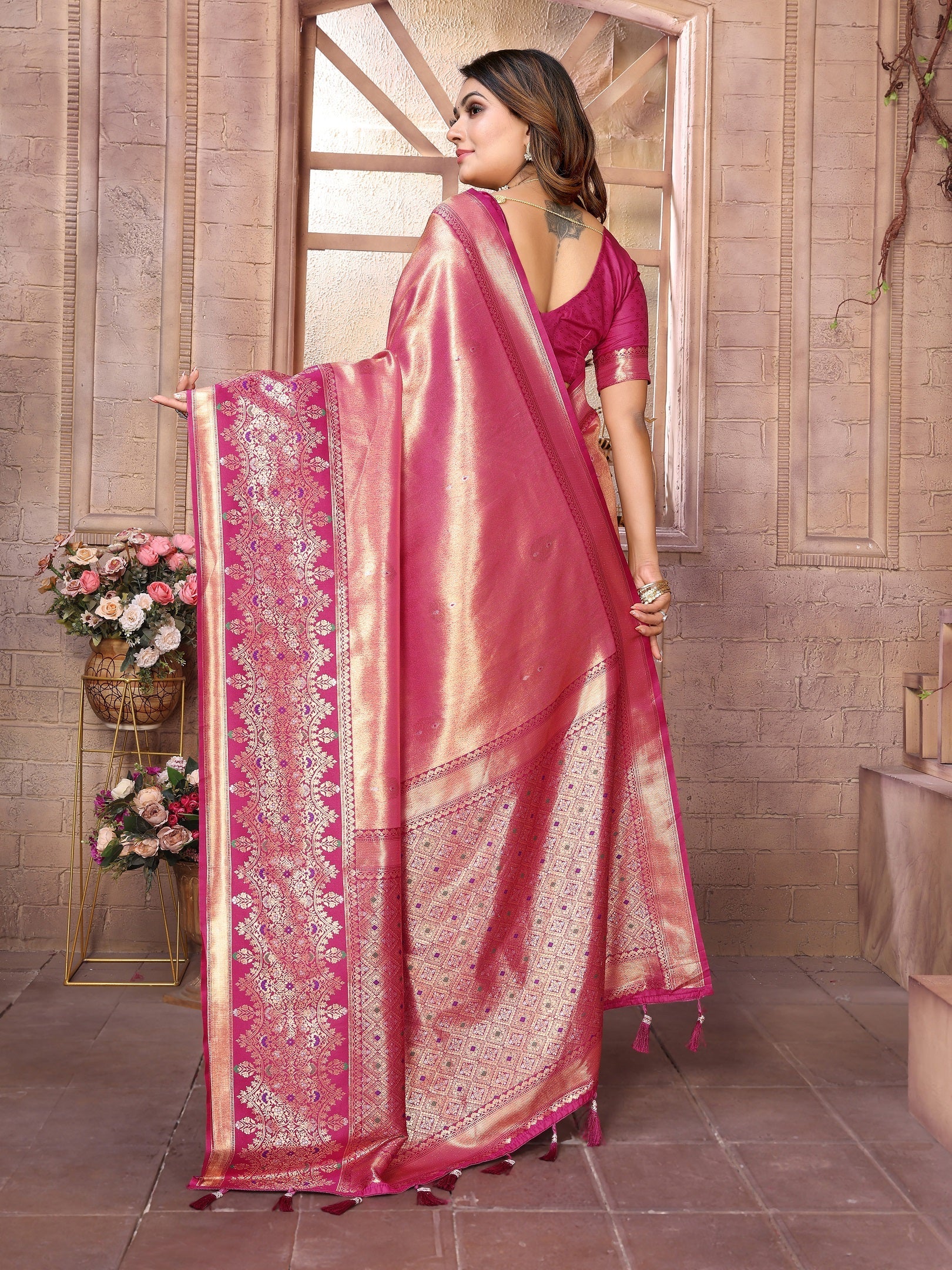 Vedant Vastram Tissue Silk Kanjeevaram Silk Saree - Pink