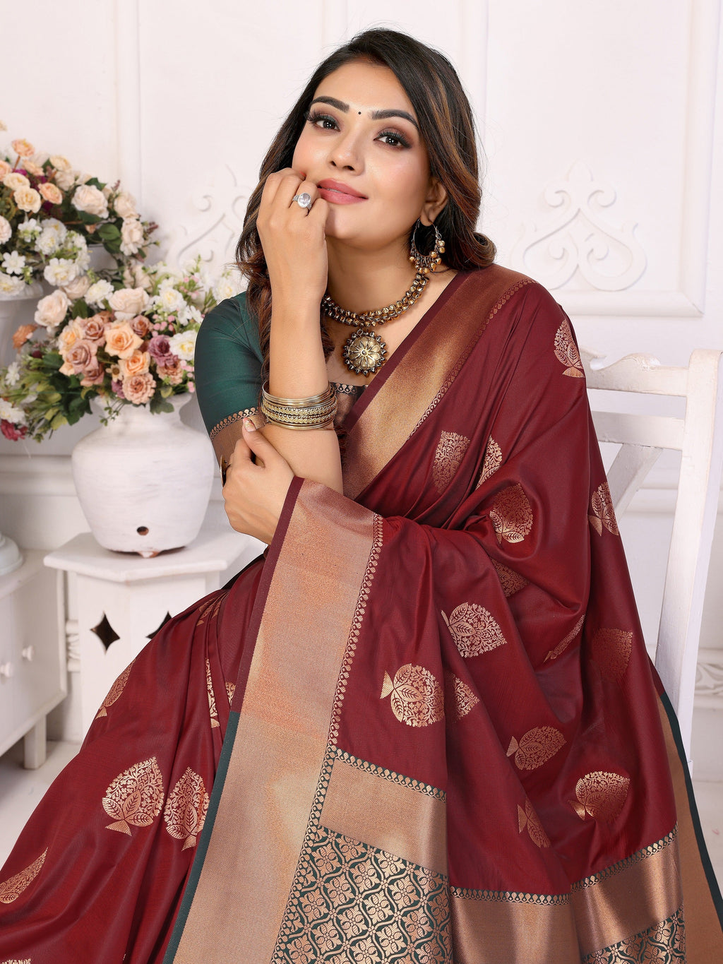 Vedant Vastram Soft Litchi Silk Banarasi Silk Saree - Maroon