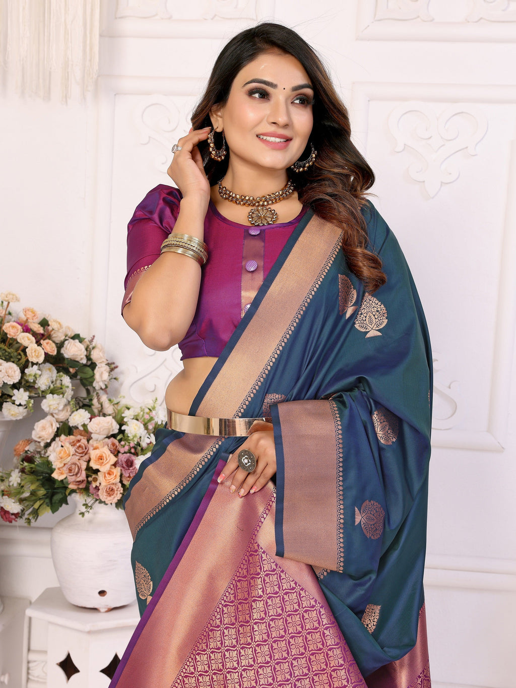 Vedant Vastram Soft Litchi Silk Banarasi Silk Saree - Morpich