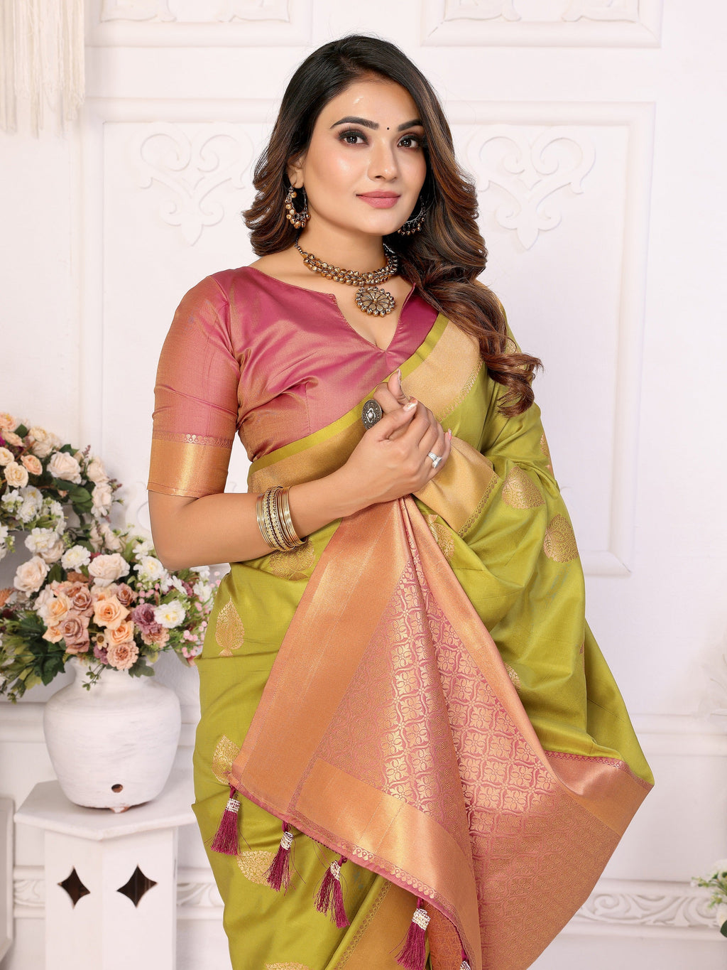 Vedant Vastram Soft Litchi Silk Banarasi Silk Saree - Olive