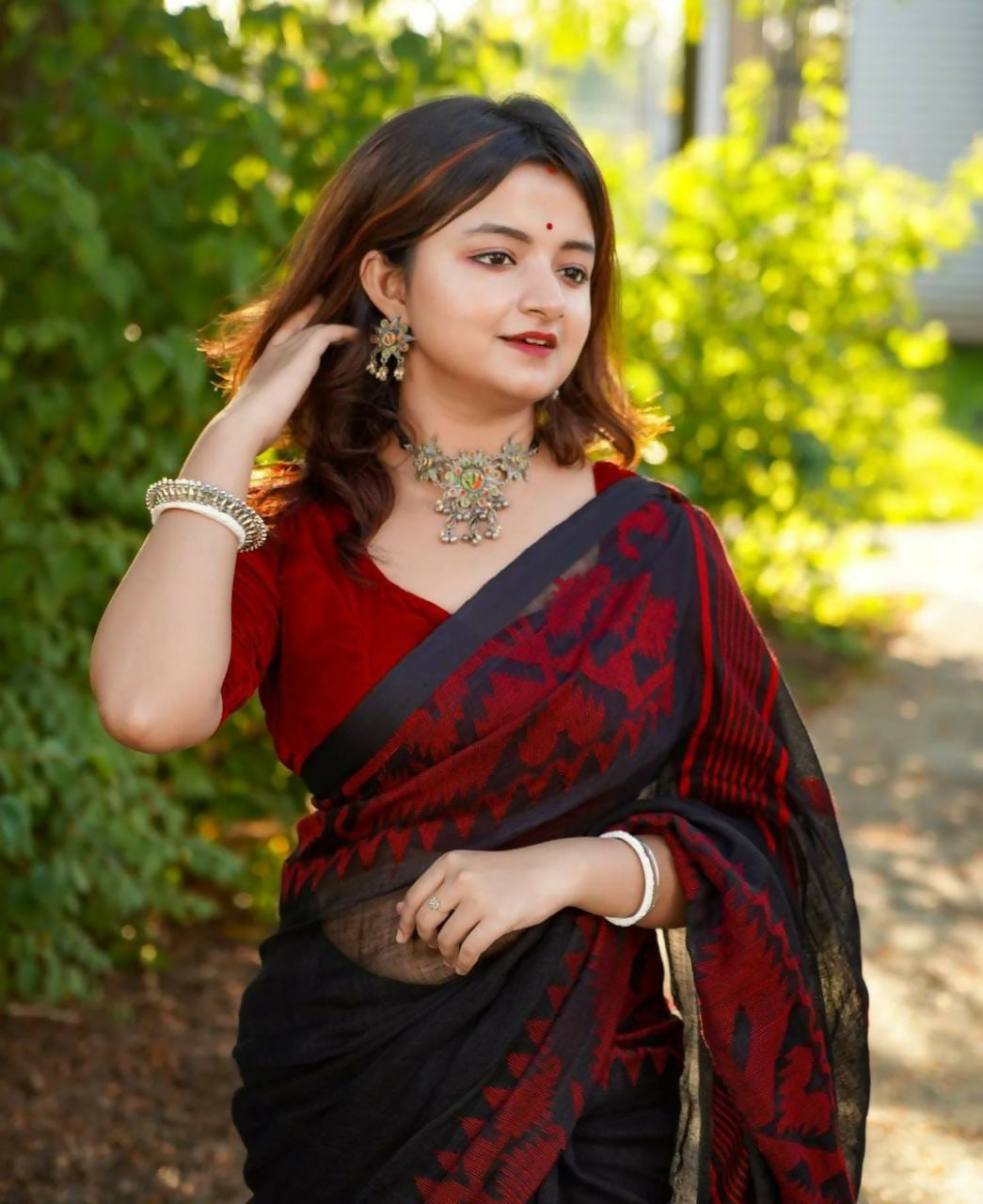 Exclusive Collection Black Red Beautiful Linen Jamdani Saree