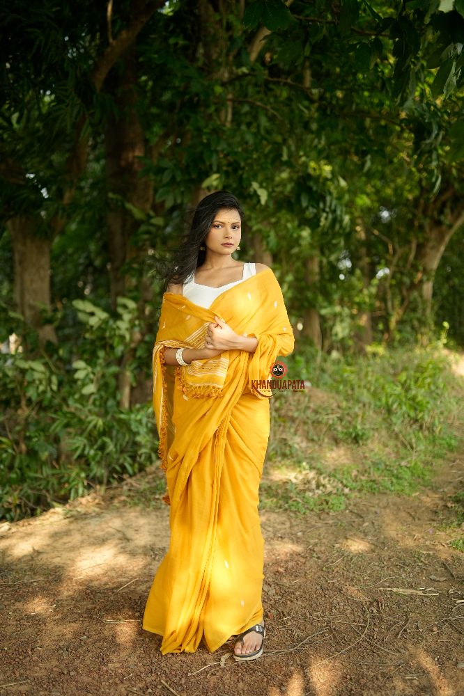 khanduapata White & Mustard Yellow Leaf Pattern Cotton Saree For Women